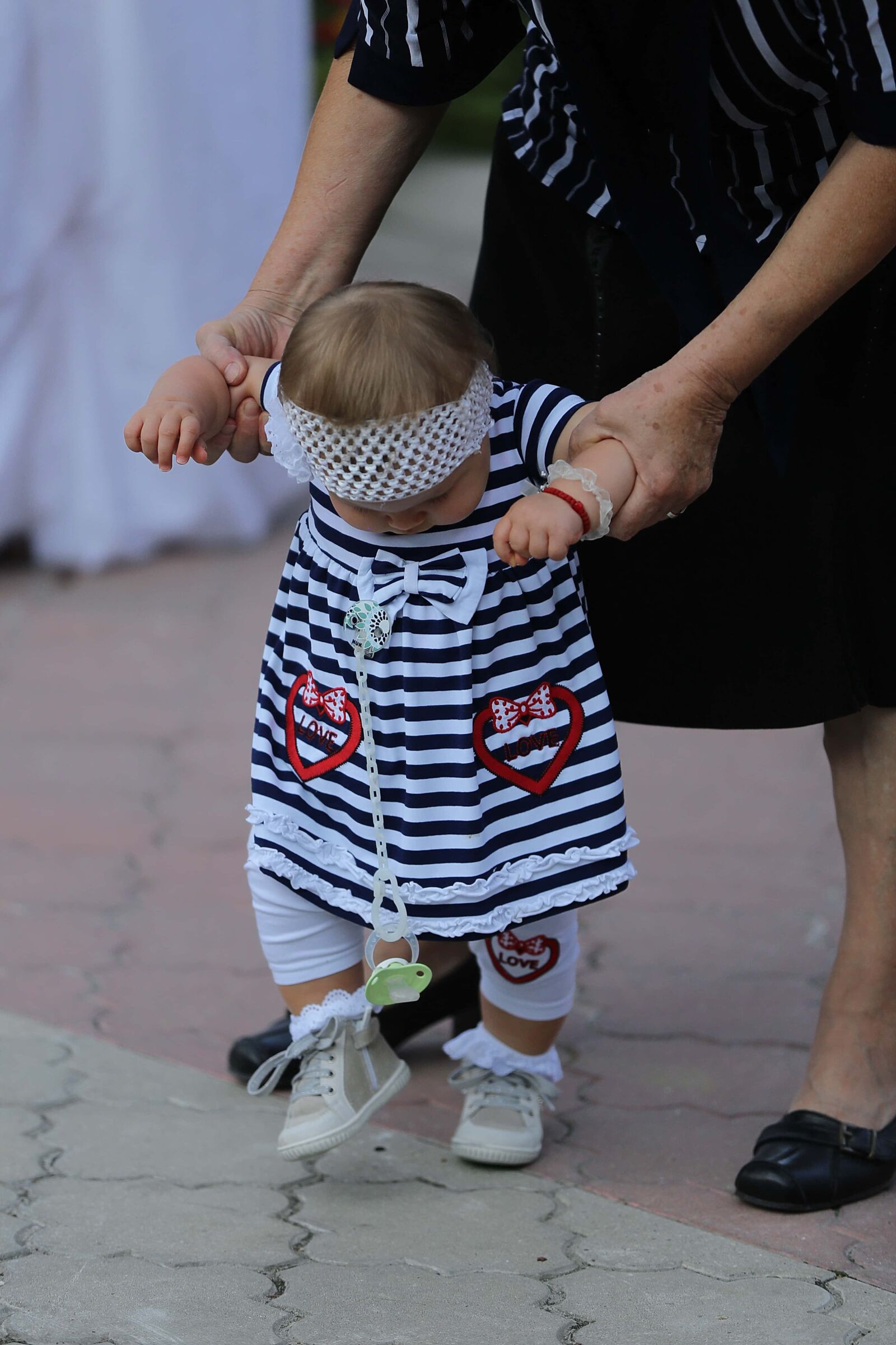 Canon EOS 6D sample photo. Grandmother, grandchild, granddaughter, toddler photography