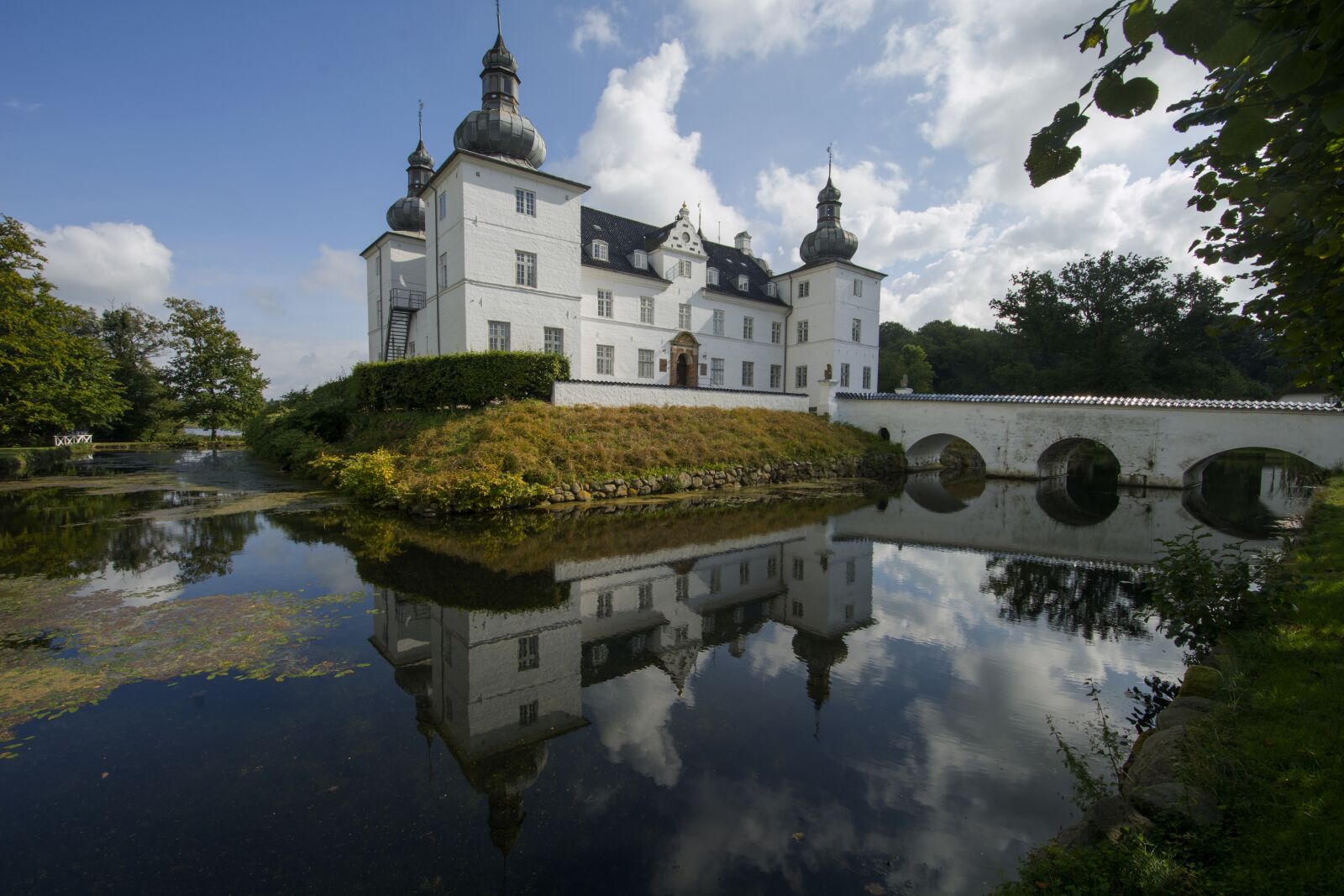 Nikon D7100 sample photo. Castle, mirror image, reflection photography