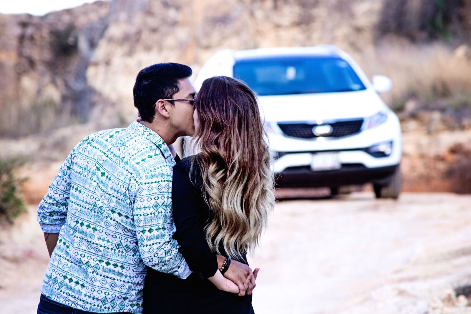 Canon EOS 760D (EOS Rebel T6s / EOS 8000D) sample photo. Man, woman, car, love photography