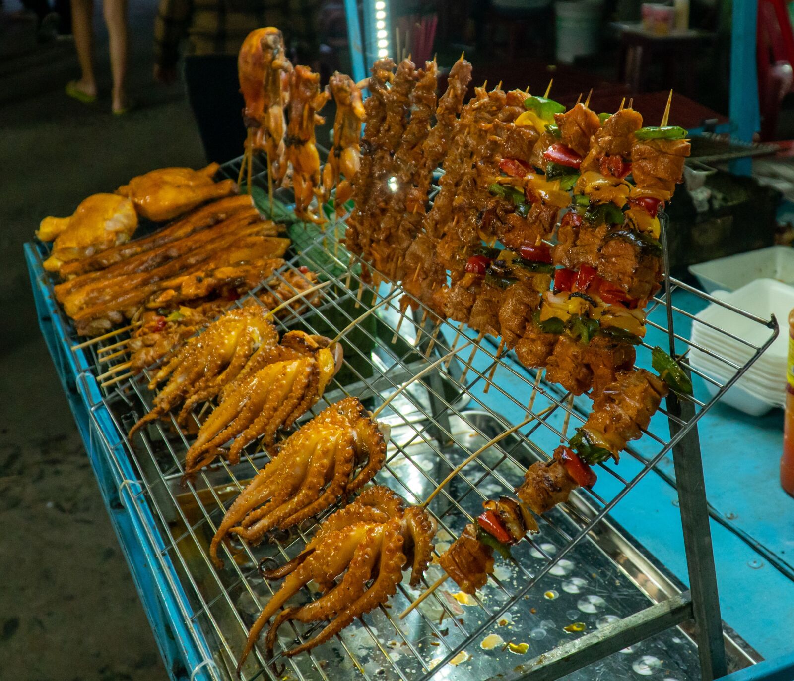 Sony a6300 + Sony E PZ 18-105mm F4 G OSS sample photo. Meat, skewer, food photography