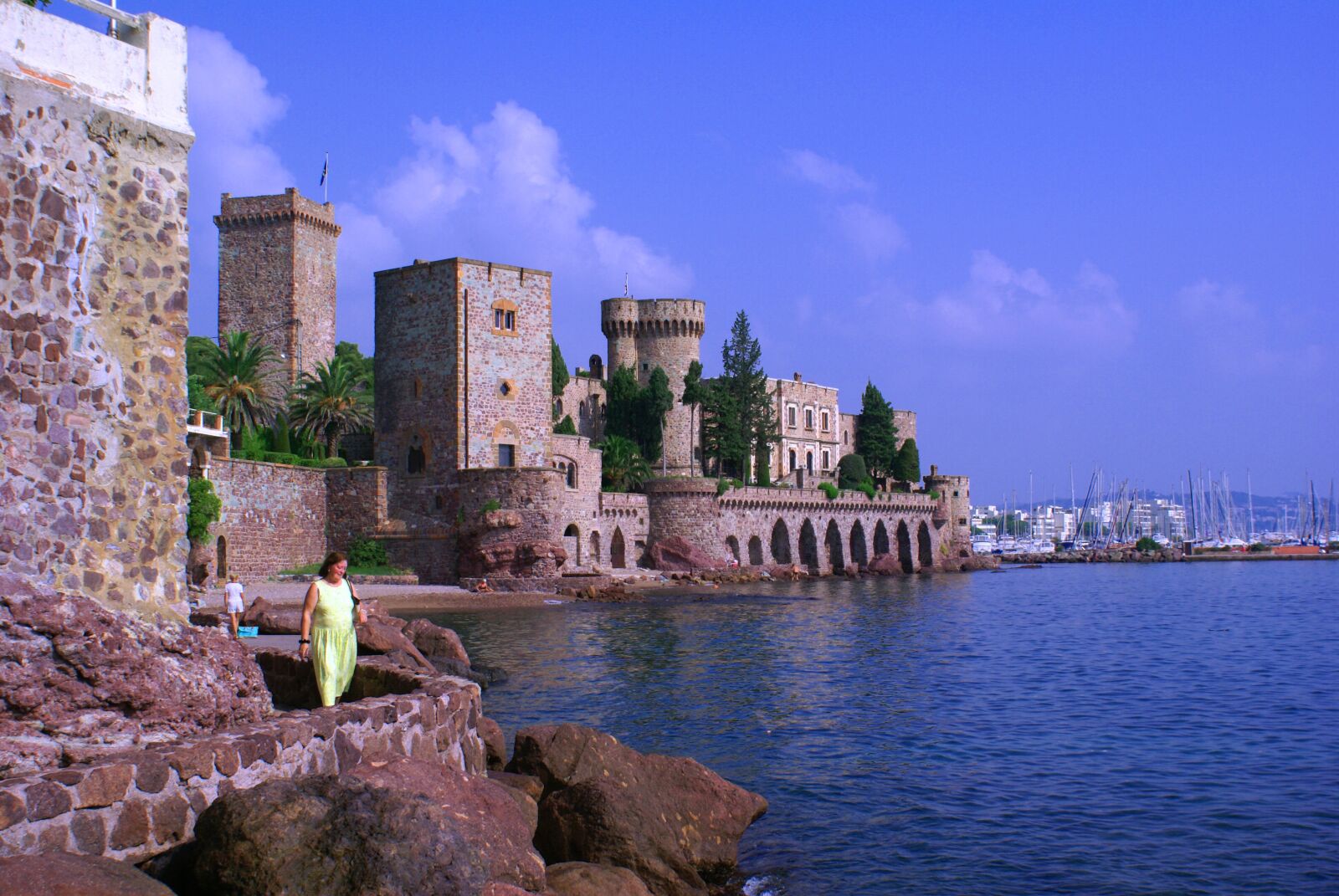Sony Alpha DSLR-A100 sample photo. Castle, mediterranean, architecture photography
