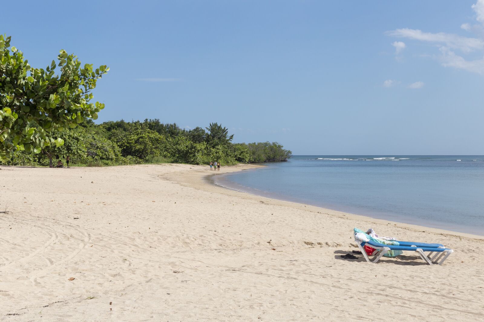 Canon EOS 6D + Canon EF 50mm F1.4 USM sample photo. Cienfuegos, cuba, deck chair photography