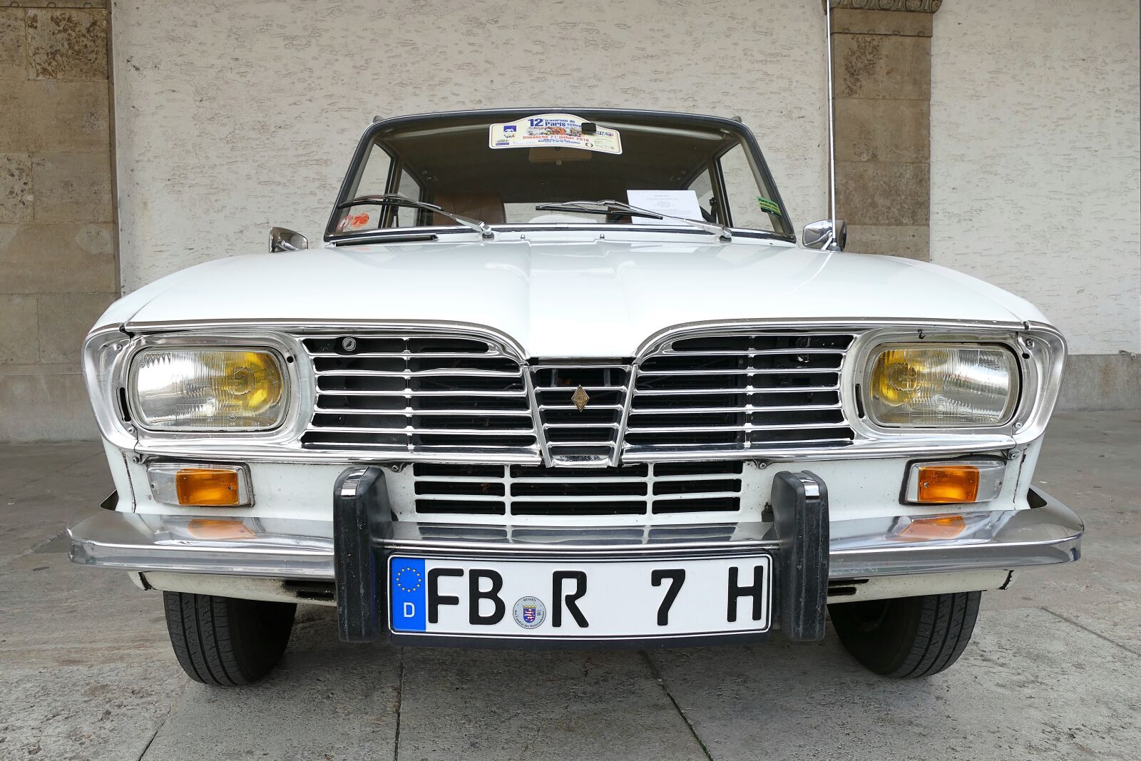 Panasonic Lumix DMC-FZ1000 sample photo. Renault, 16 tl, 1970 photography
