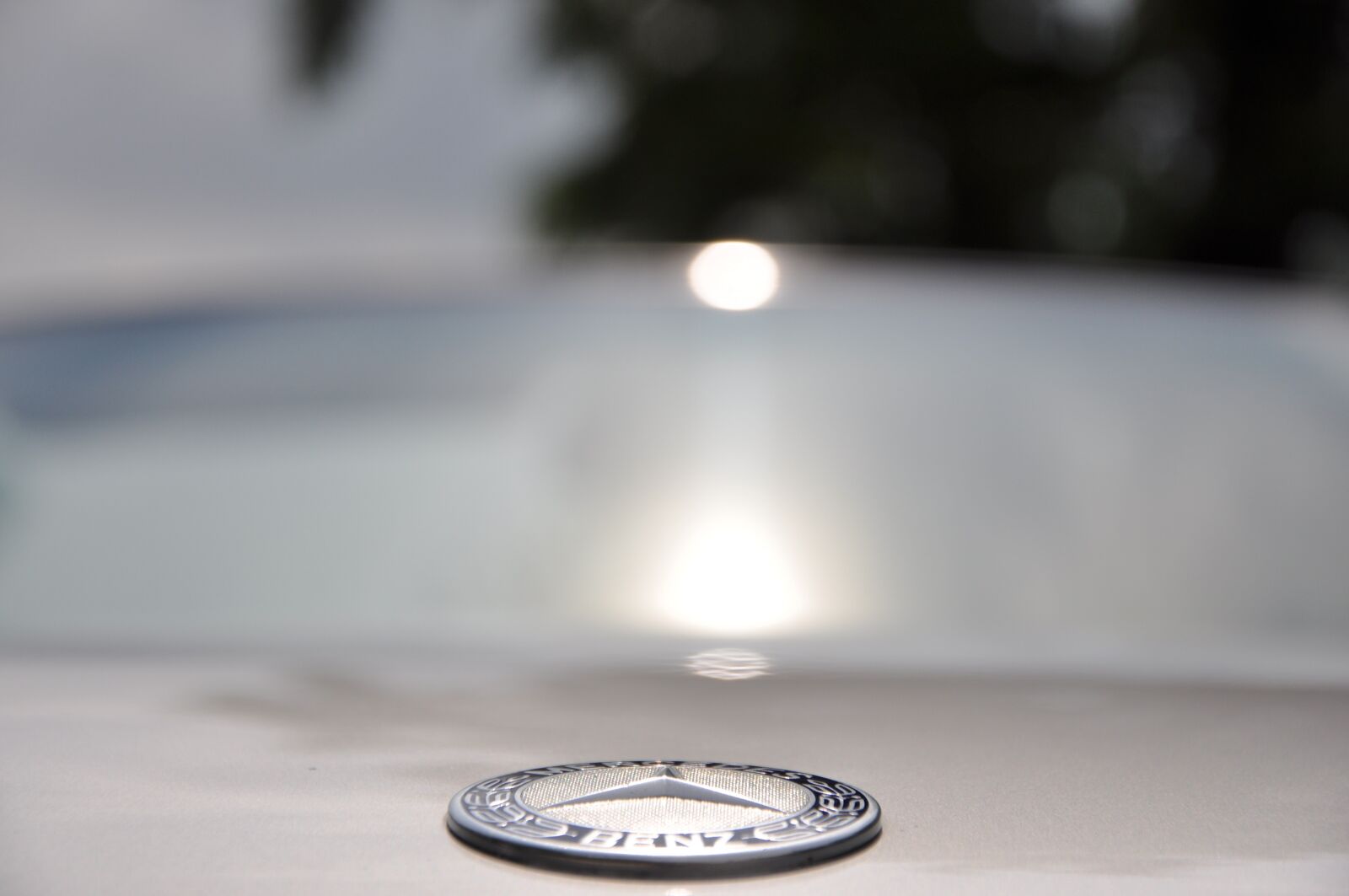 Nikon D90 sample photo. Mercedes star, auto, elegant photography