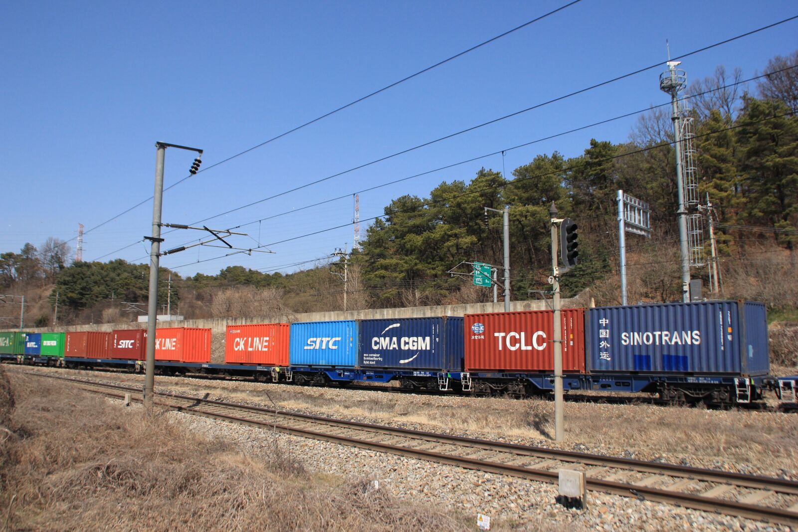 Canon EOS 600D (Rebel EOS T3i / EOS Kiss X5) sample photo. Korea, railway, transportation photography