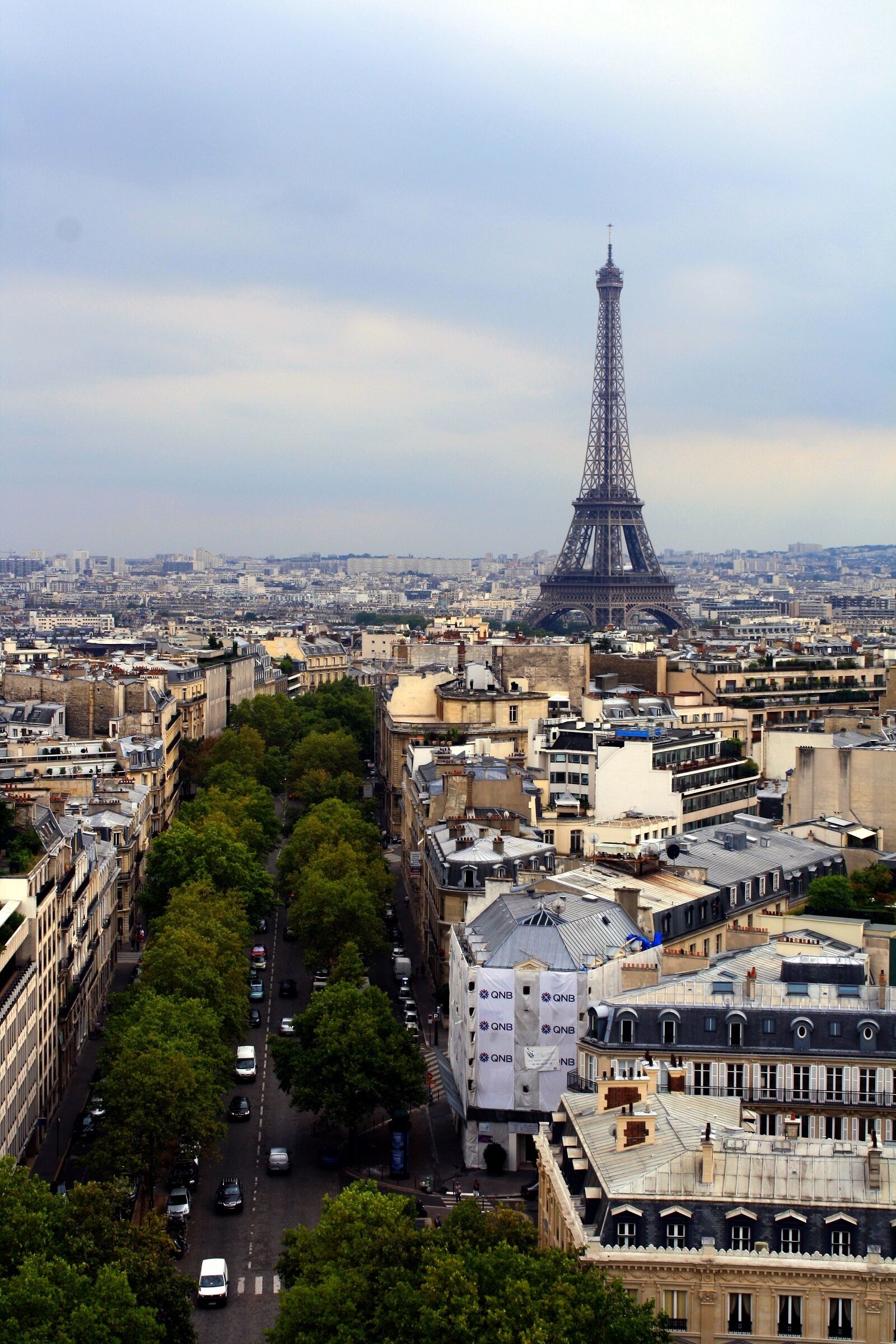 Canon EOS 1000D (EOS Digital Rebel XS / EOS Kiss F) sample photo. Eiffel tower, landmark, architecture photography