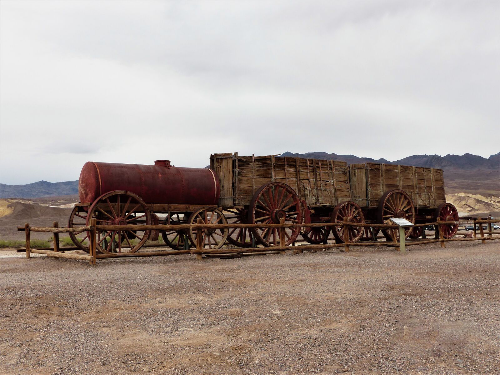 Panasonic Lumix DMC-FZ200 sample photo. Death, valley, usa photography