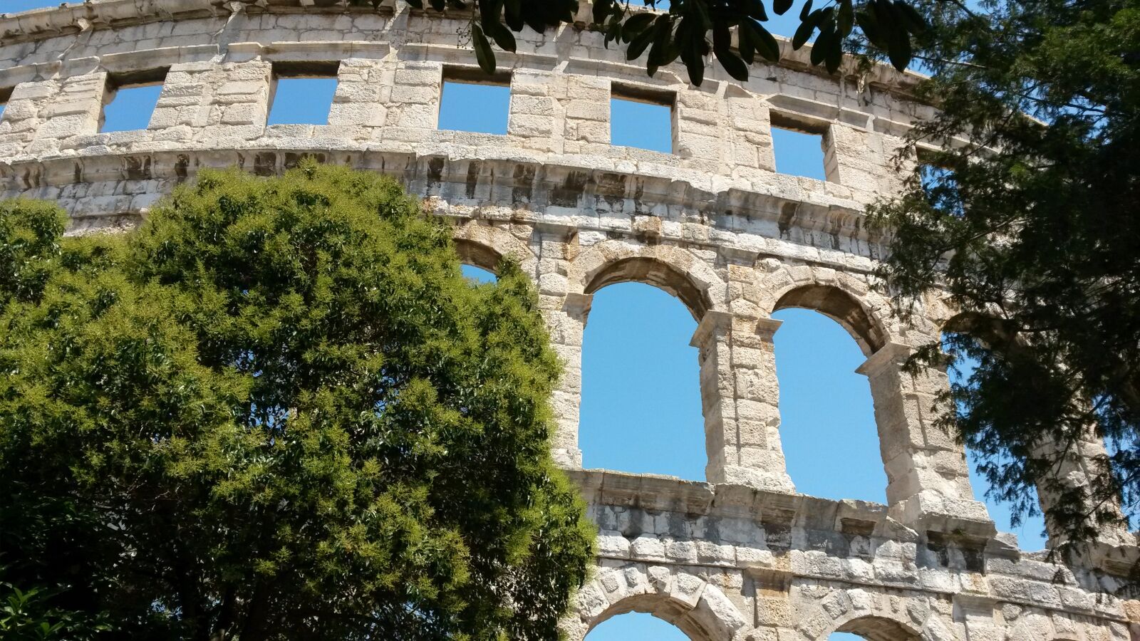 Samsung Galaxy S4 Mini sample photo. Pula, croatia, amphitheater photography