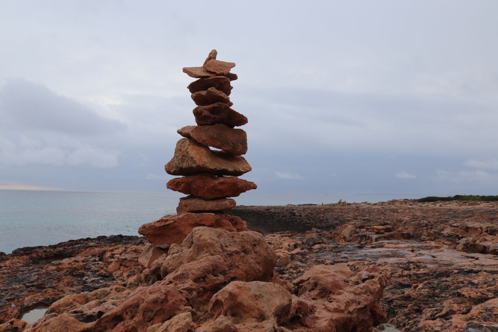 Canon EOS 200D (EOS Rebel SL2 / EOS Kiss X9) sample photo. Zen, cairn, stones photography