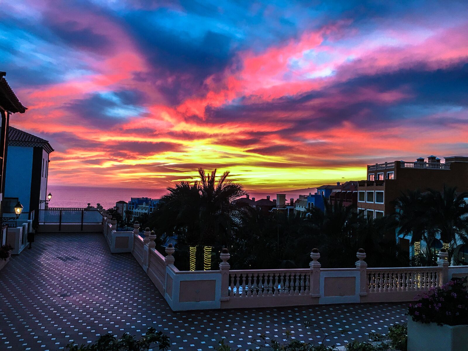 Apple iPhone 6s Plus sample photo. Sky, west, sunset photography