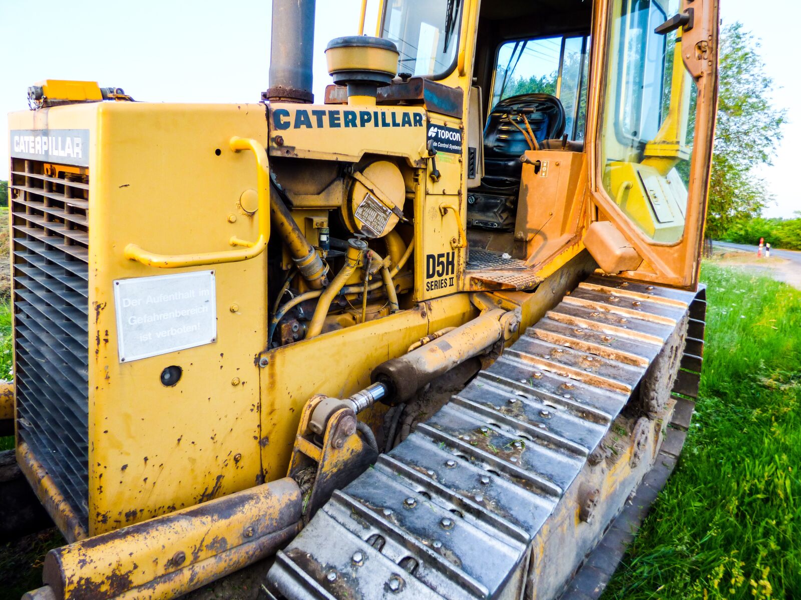 Panasonic DMC-FZ72 sample photo. Caterpillar, vehicle, bulldozer photography