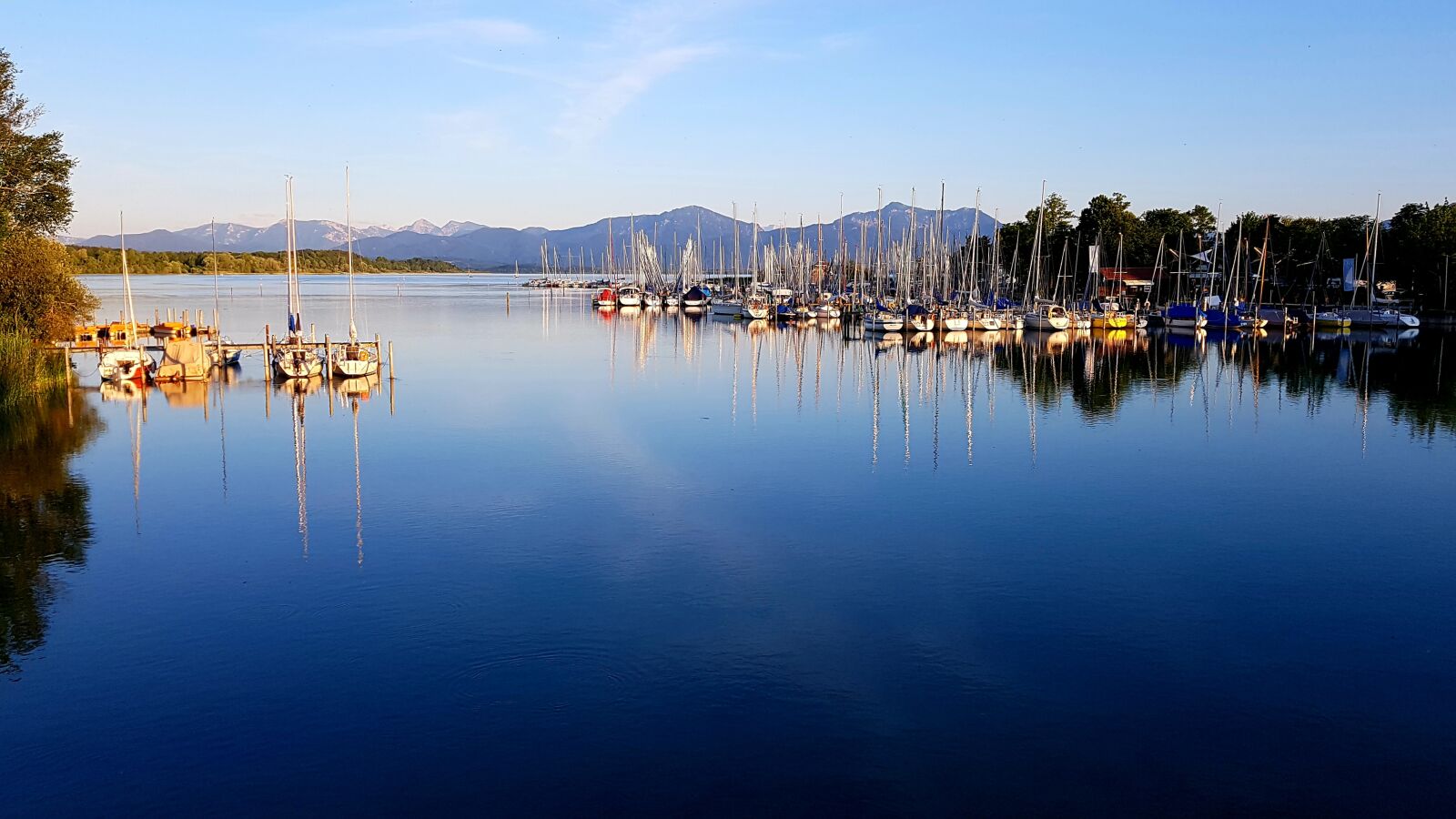 Samsung Galaxy S7 Edge sample photo. Marina, lake, mountains photography