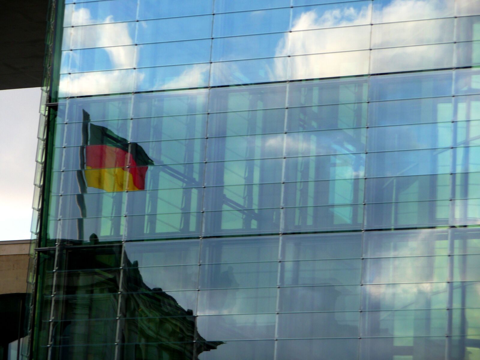 Panasonic Lumix DMC-TZ5 sample photo. Germany flag, flag, mirroring photography