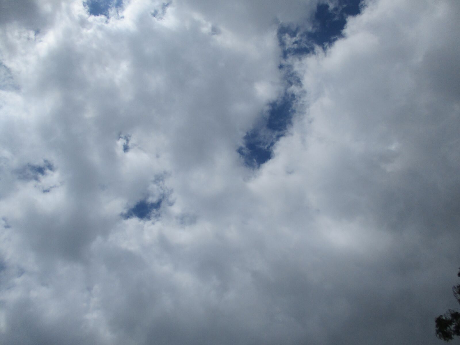 Canon PowerShot ELPH 180 (IXUS 175 / IXY 180) sample photo. Clouds, open sky, nature photography