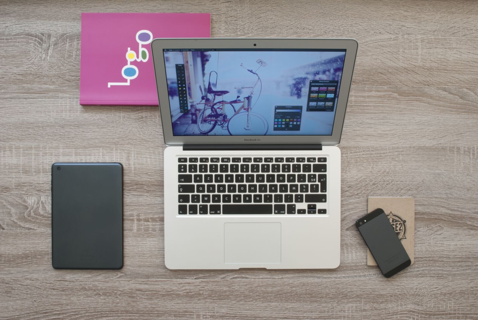 Nikon D60 sample photo. Macbook, ipad, iphone photography