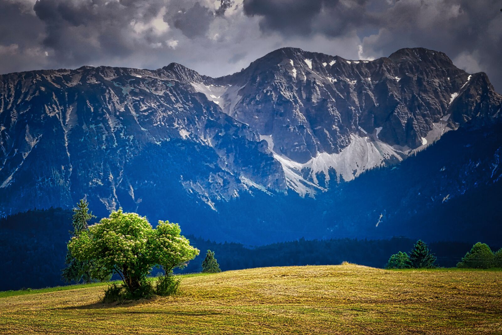 Panasonic Lumix DMC-GX8 sample photo. Mountain, panorama, landscape photography