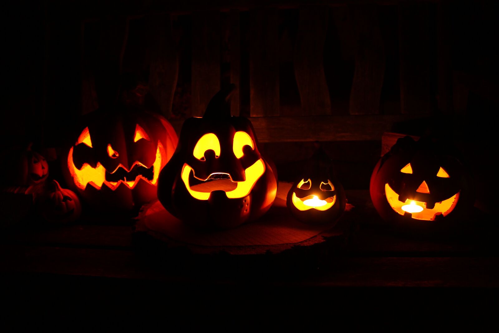 Canon EOS 1100D (EOS Rebel T3 / EOS Kiss X50) sample photo. Halloween, lanterns, pumpkin photography