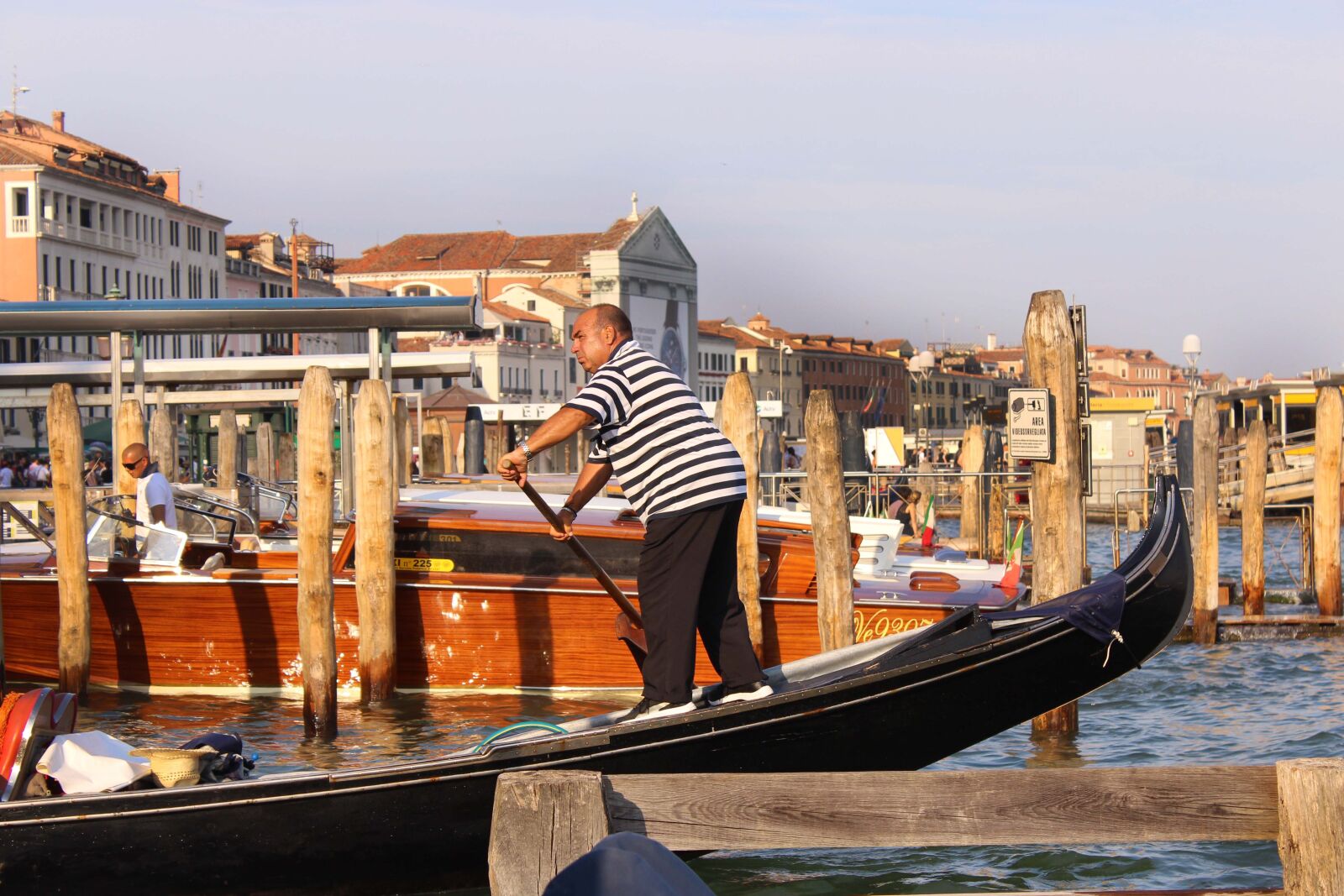 Canon EOS 600D (Rebel EOS T3i / EOS Kiss X5) sample photo. Venice, venezia, carnival photography