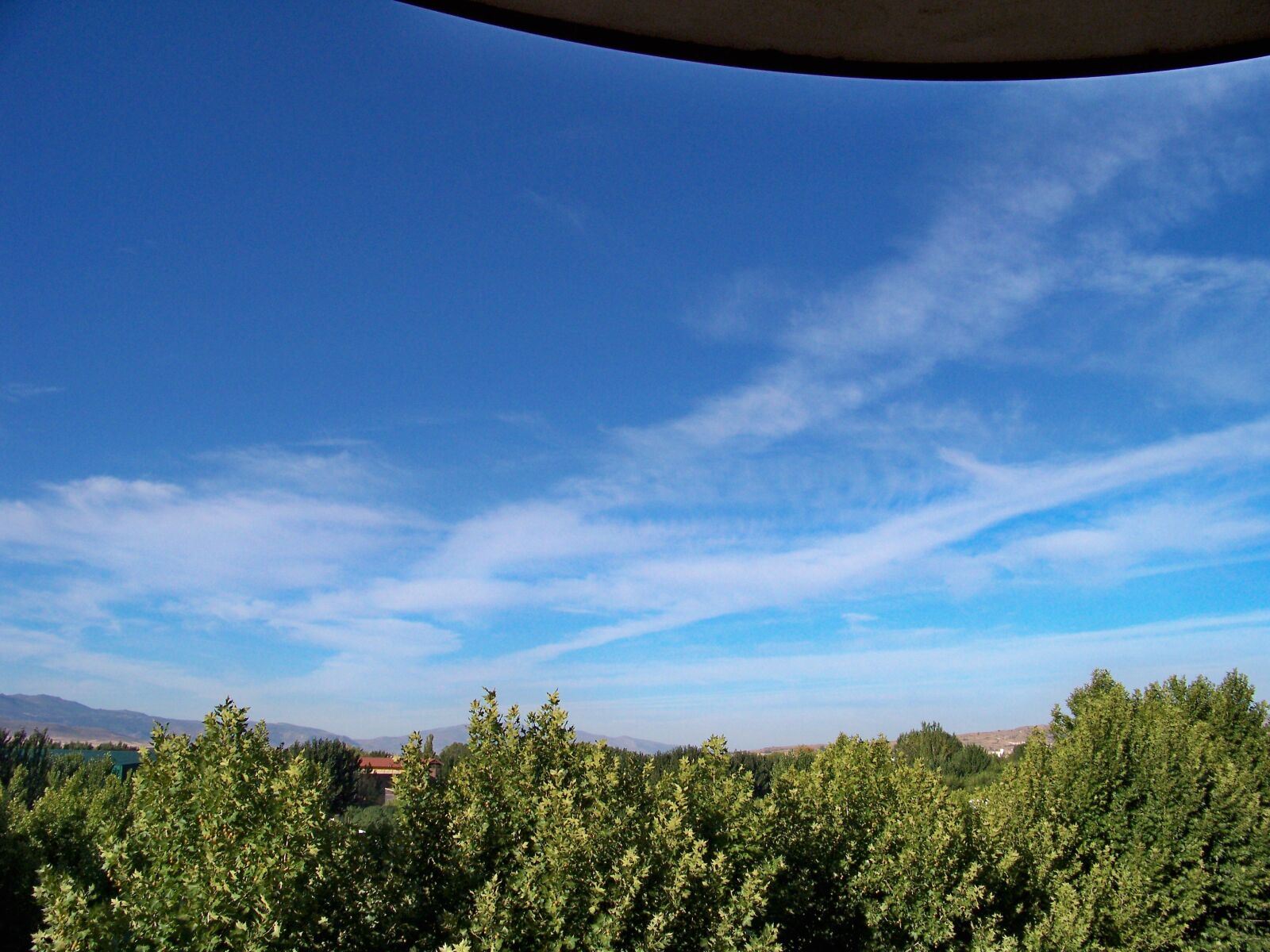 Kodak EASYSHARE Z1012 IS DIGITAL CAMERA sample photo. Cielo, arboles, nubes photography