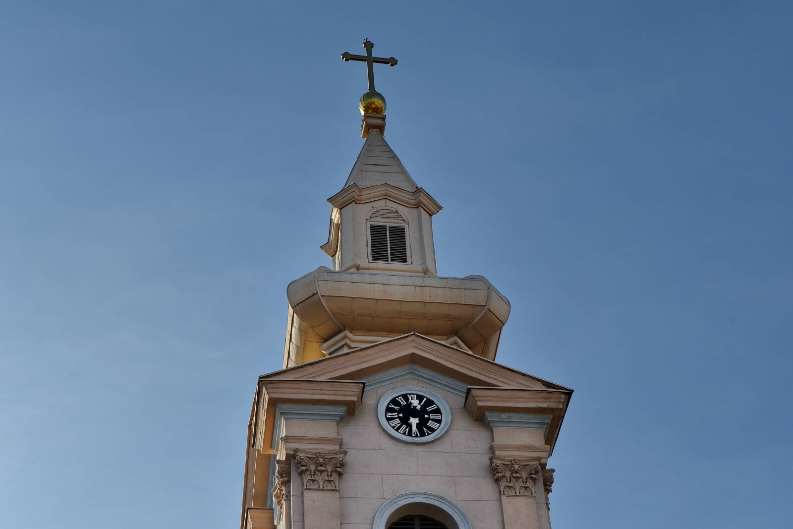 Nikon D5500 sample photo. Chapel, cross, gold, church photography