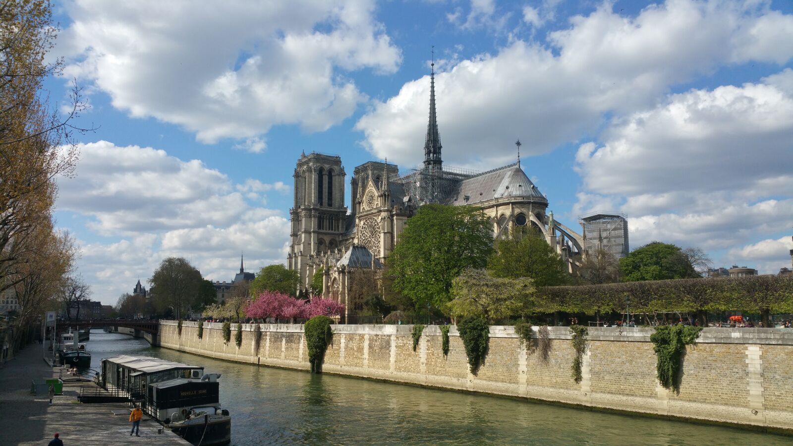 Samsung Galaxy Note4 sample photo. Paris, seine, church photography