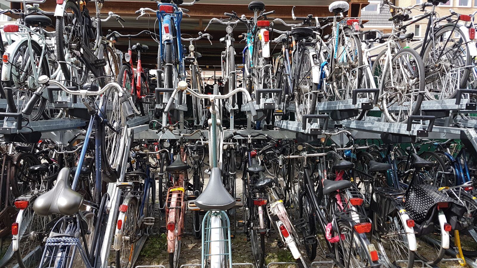 Samsung Galaxy S7 sample photo. Bicycles, bike park place photography