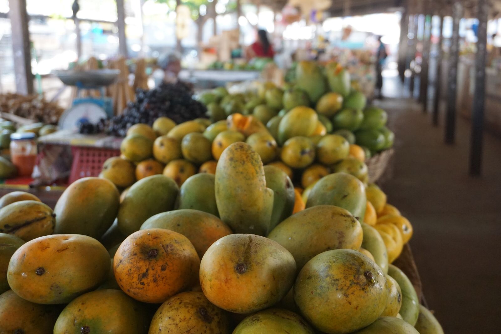 Sony a6000 sample photo. Mango, fruit, market photography