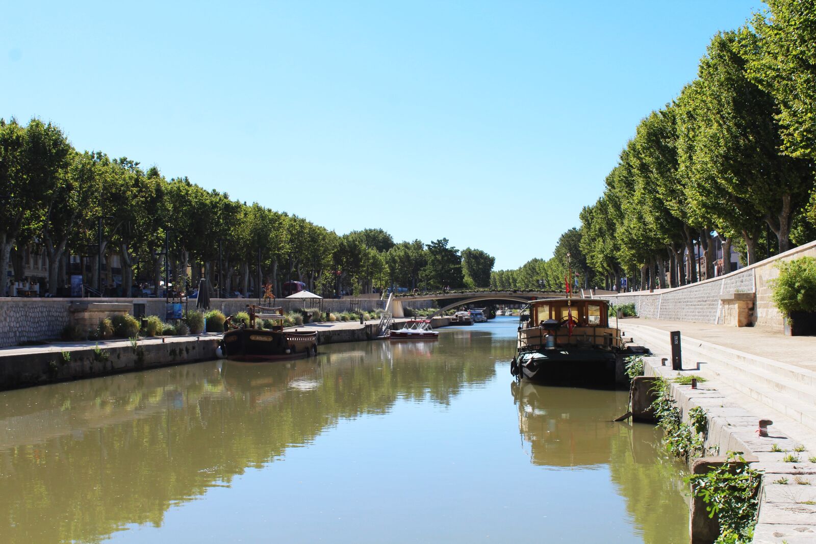 Canon EOS 1200D (EOS Rebel T5 / EOS Kiss X70 / EOS Hi) sample photo. Narbonne, france, channel photography