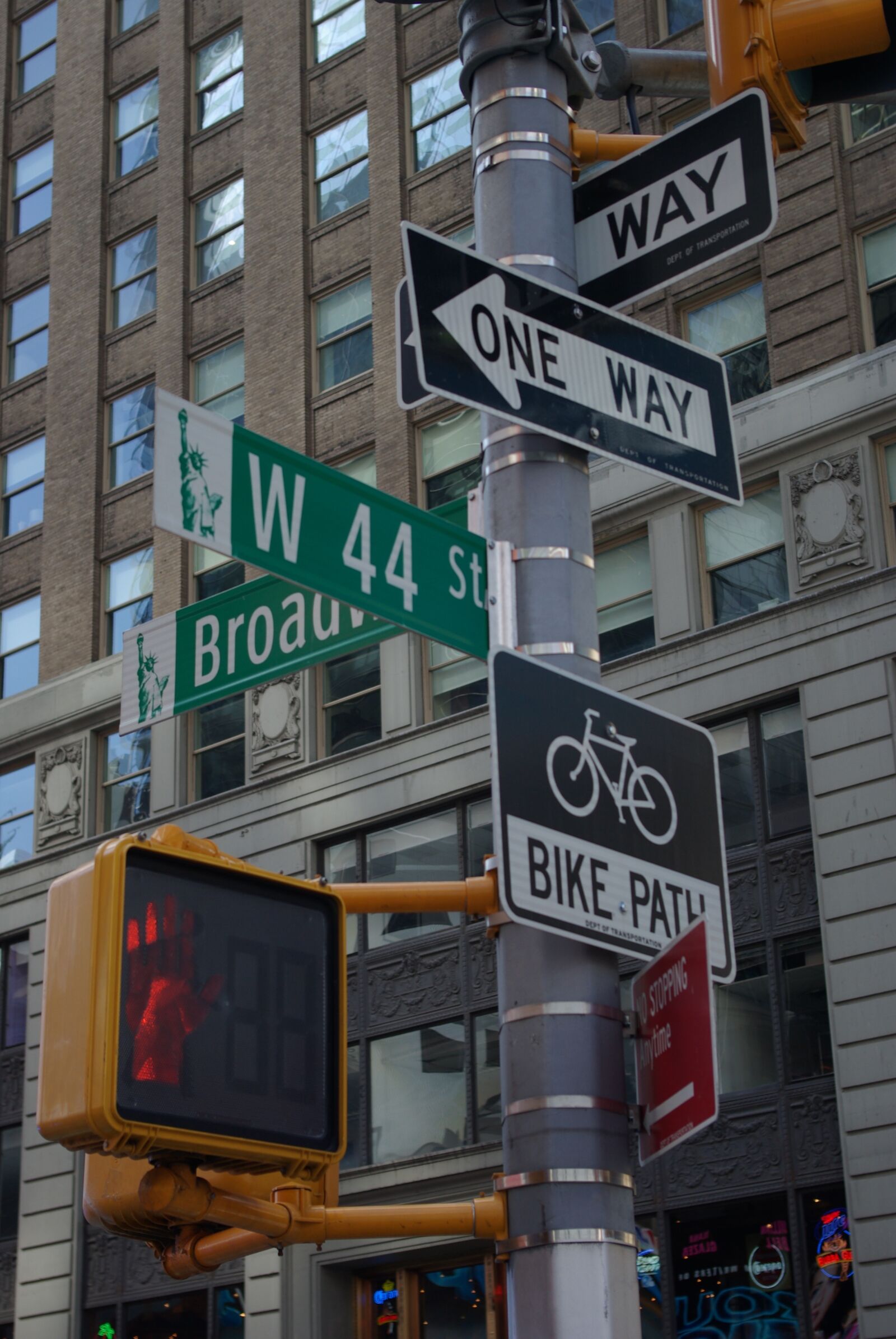 Pentax K10D sample photo. Traffic sign, traffic lights photography