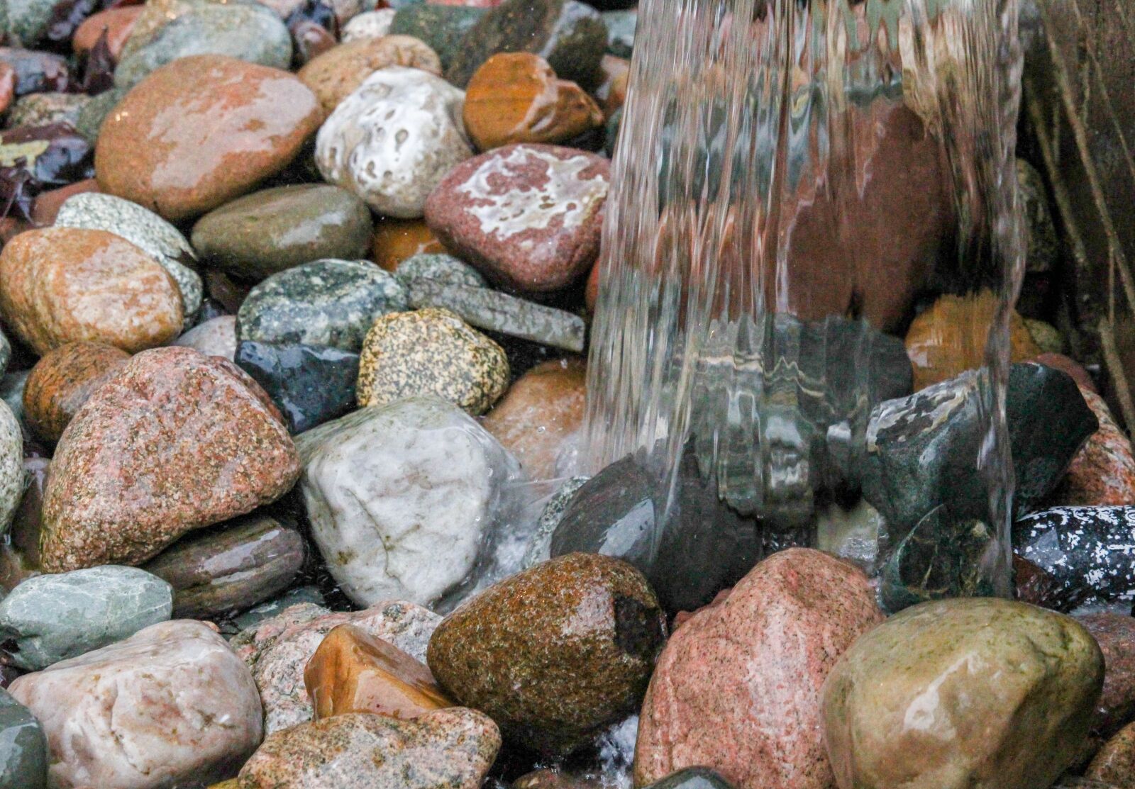 Canon EOS 700D (EOS Rebel T5i / EOS Kiss X7i) sample photo. Water, rocks, nature photography