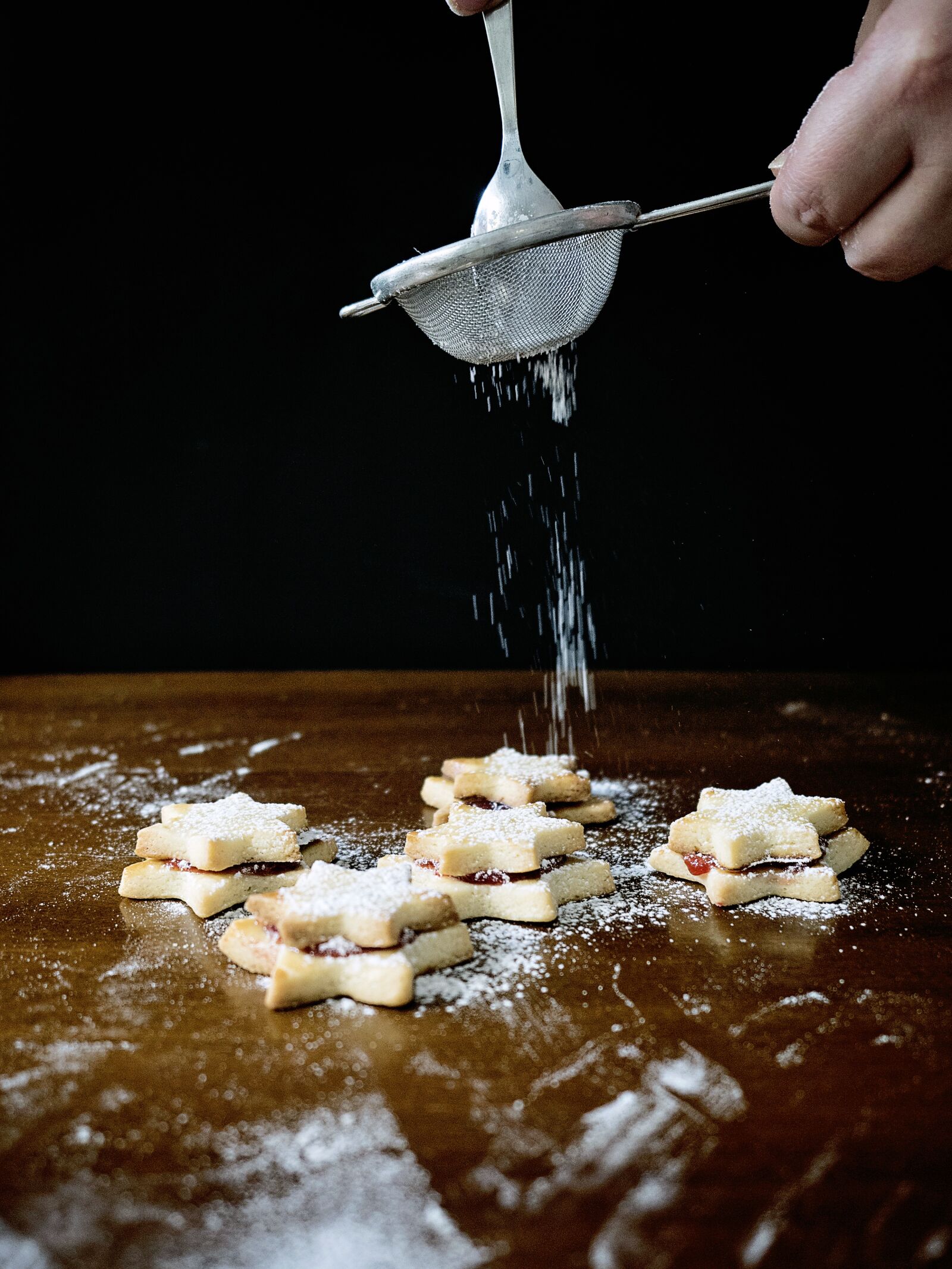 Olympus OM-D E-M5 II + Olympus M.Zuiko Digital ED 12-40mm F2.8 Pro sample photo. Bake, wine eight pastries photography