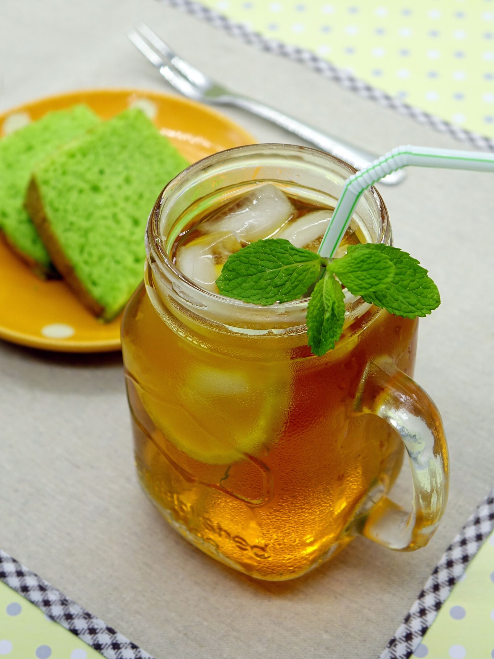 Sony Cyber-shot DSC-RX10 sample photo. Ice lemon tea, tea photography
