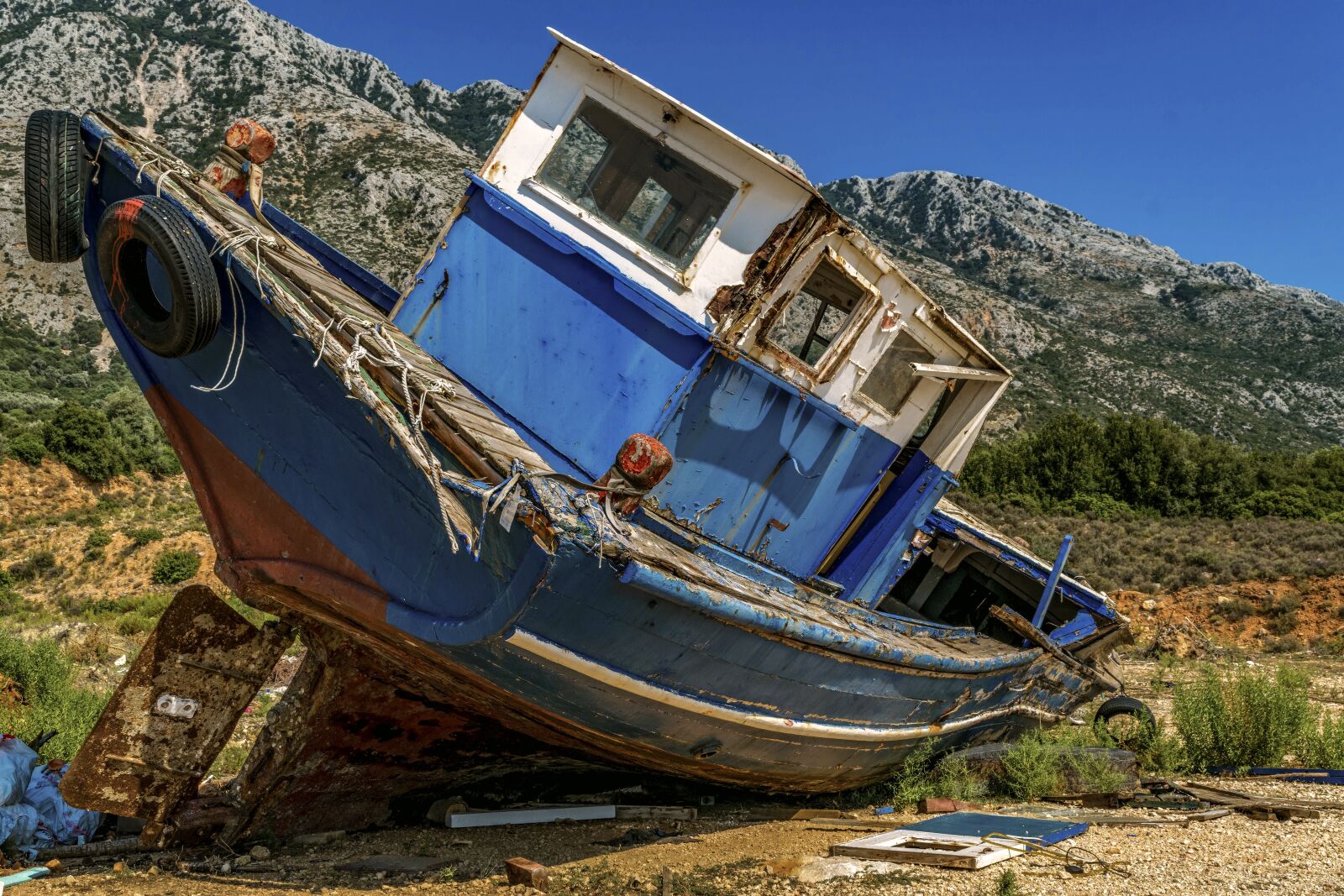 Nikon D3300 sample photo. Fishing boat, junk ship photography