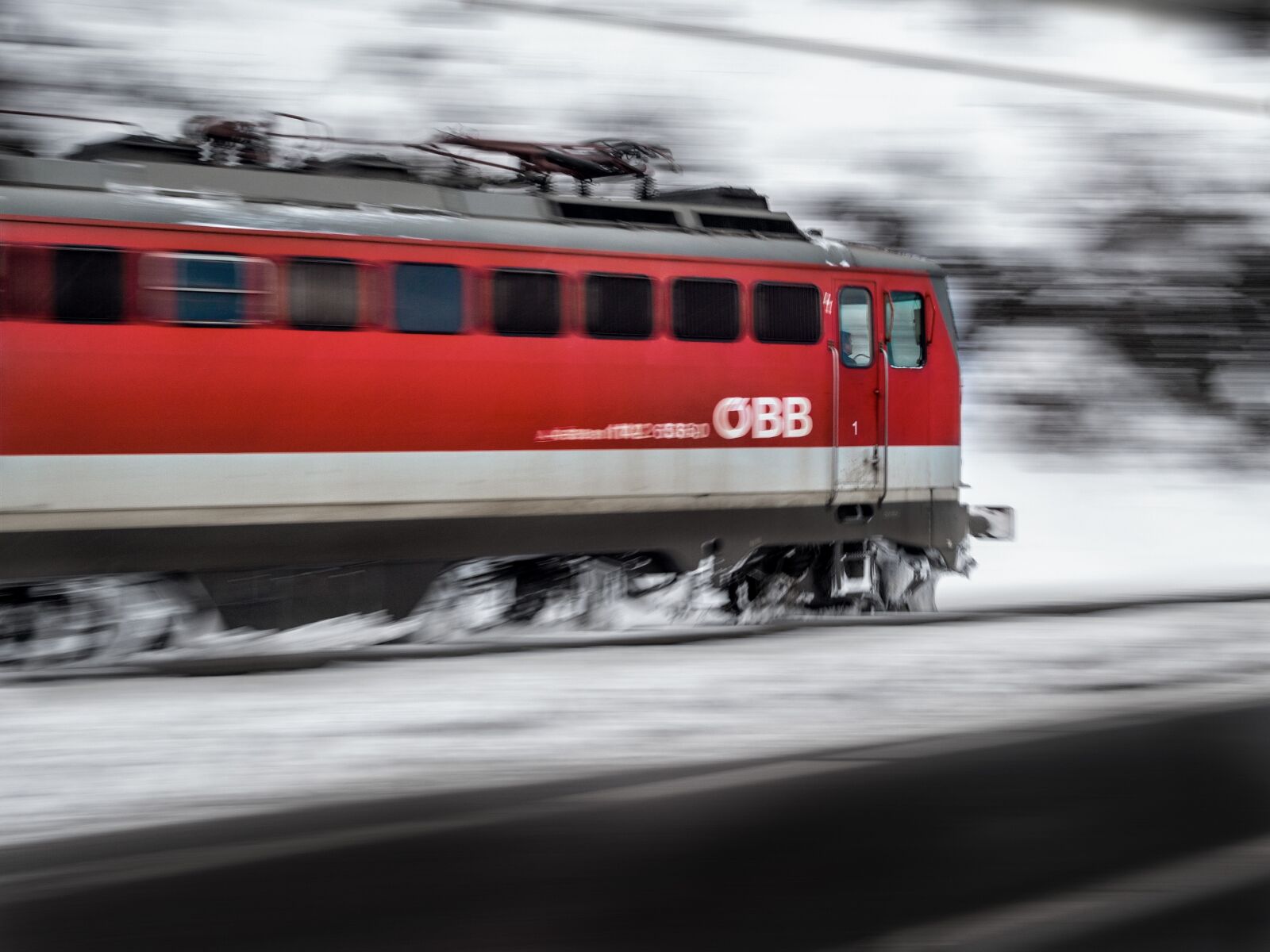 OLYMPUS M.25mm F1.2 sample photo. Locomotive, railcar, train photography