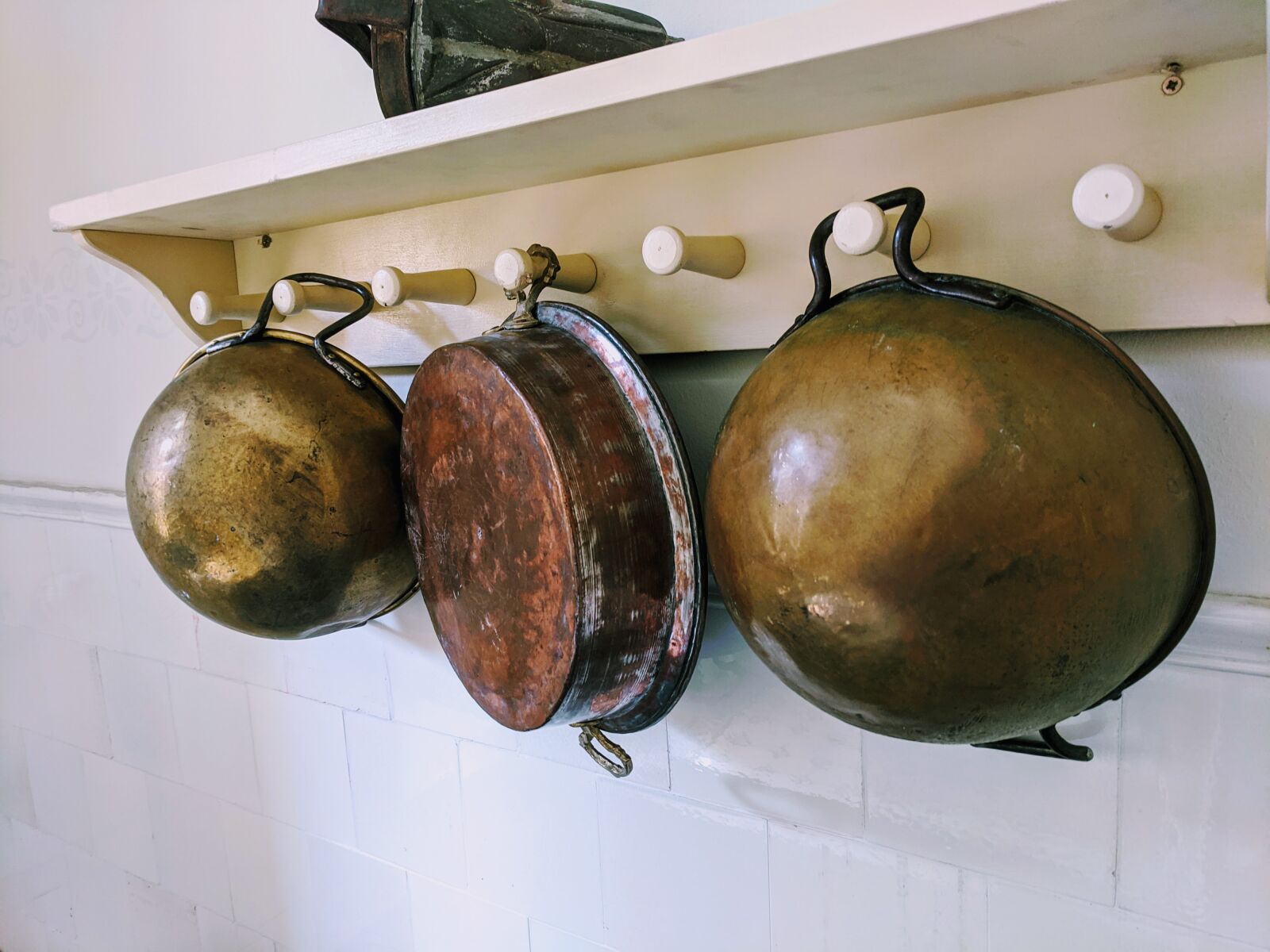 Google Pixel XL sample photo. Pots, kitchen, cooking photography