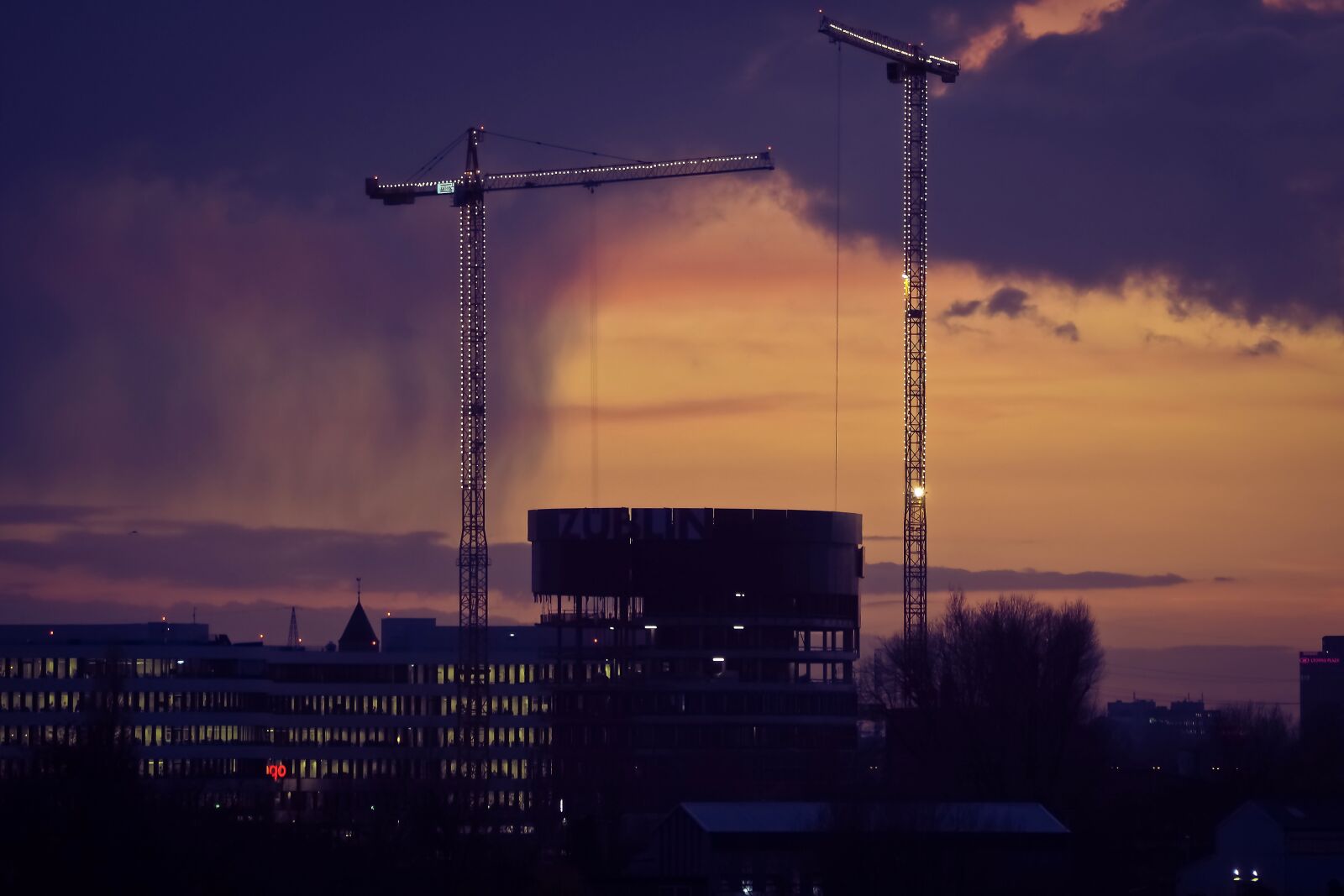 Olympus OM-D E-M10 sample photo. Architecture, evening, city photography