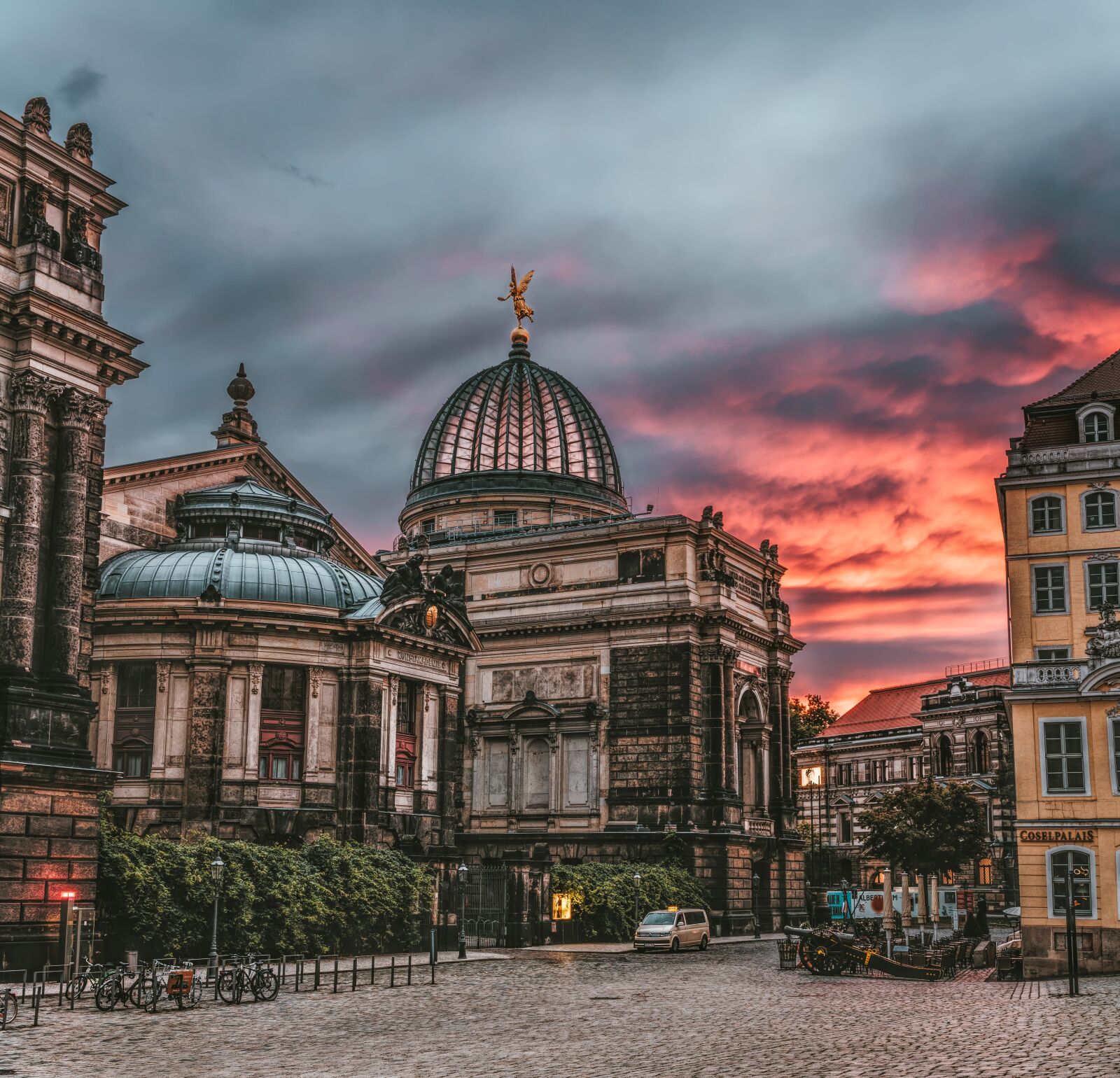 Sony a6300 + Sigma 30mm F2.8 EX DN sample photo. Dresden, sunrise, historic center photography