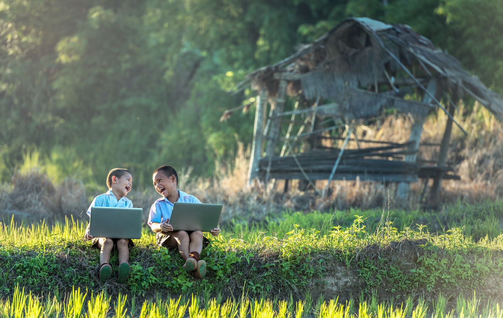 Nikon D810 sample photo. Children, laugh, laptop photography
