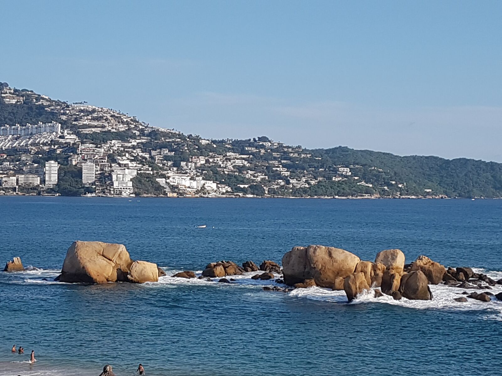 Samsung Galaxy S7 sample photo. Acapulco, rocks, bay photography