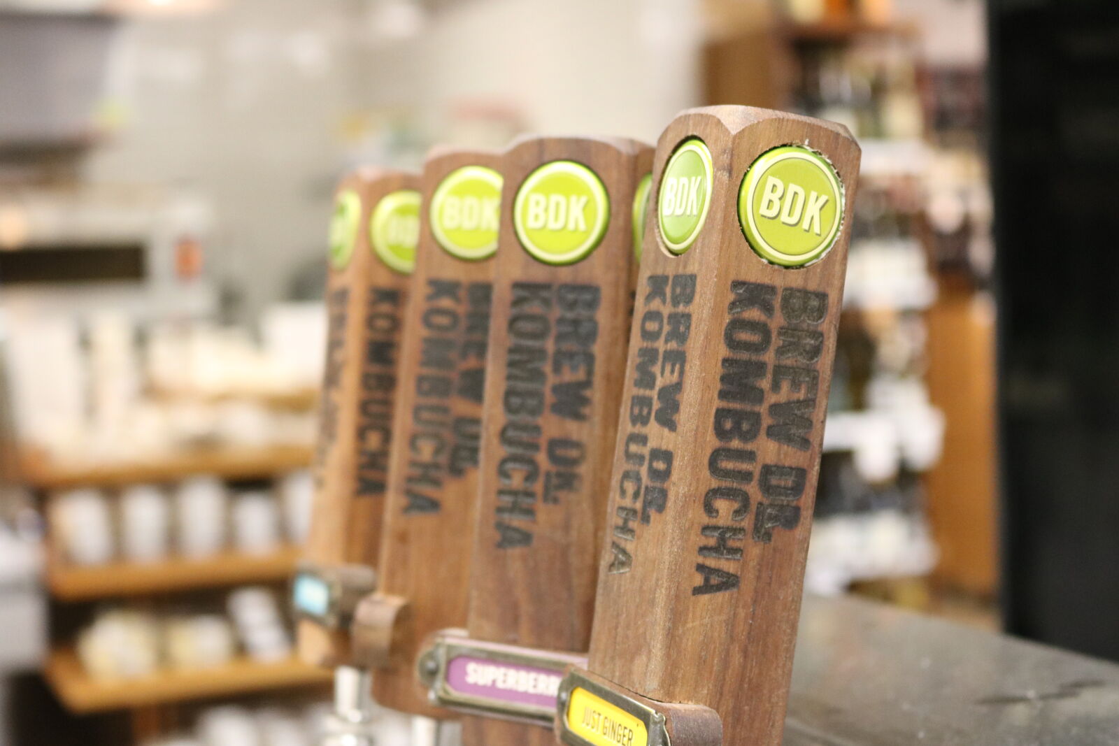 Canon EOS 750D (EOS Rebel T6i / EOS Kiss X8i) sample photo. Beer, downtown, oregon, portland photography