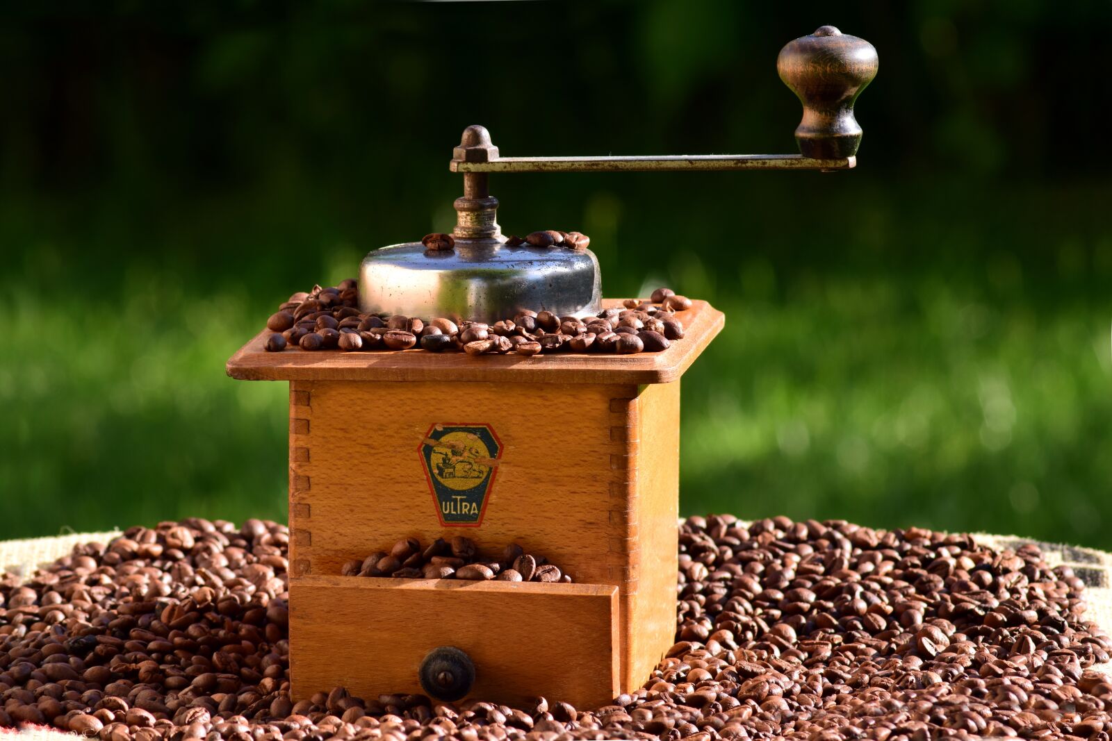 Nikon D3300 sample photo. Coffee, coffee grinder, mill photography