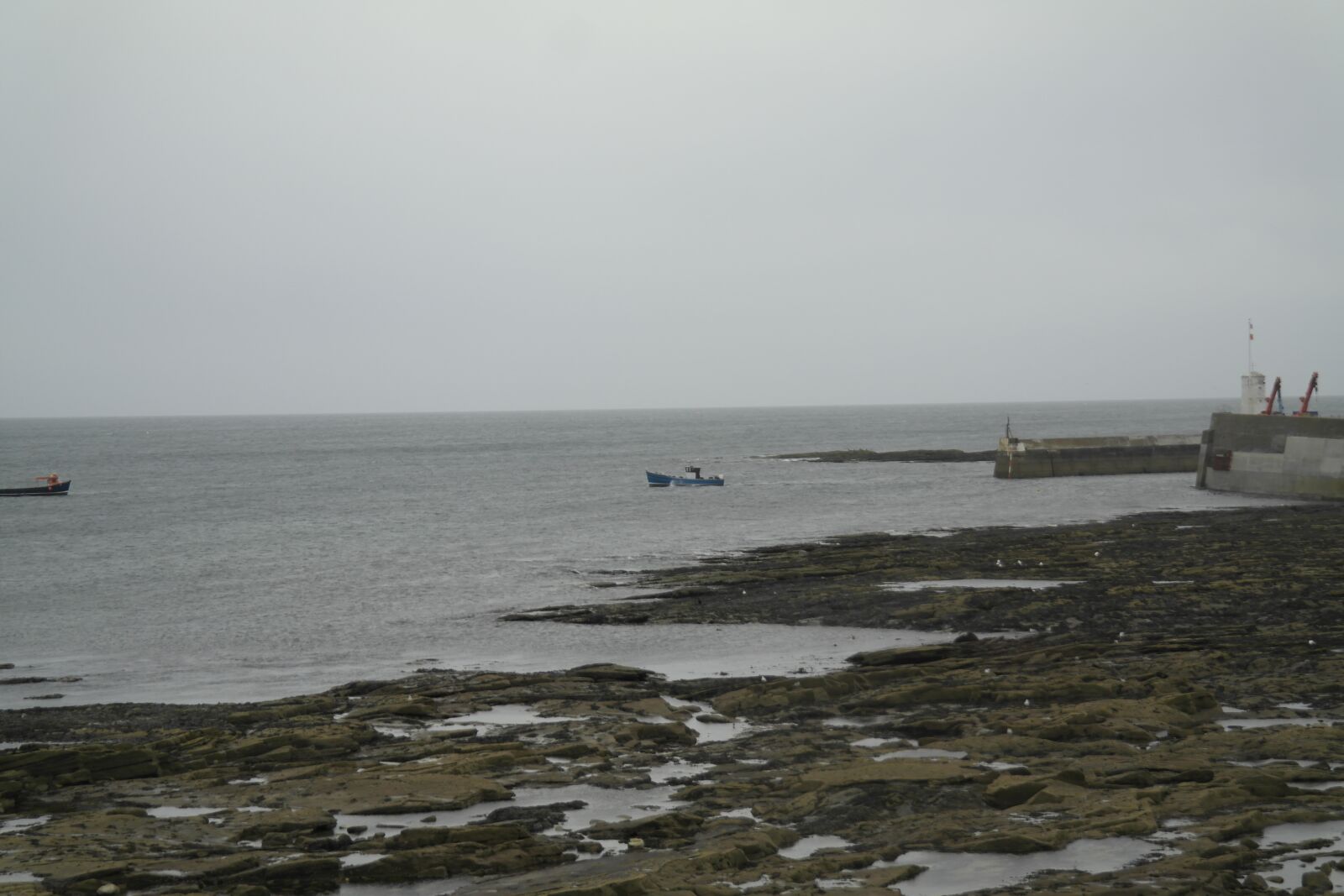 Samsung NX20 sample photo. Seahouses, boats, fishing photography