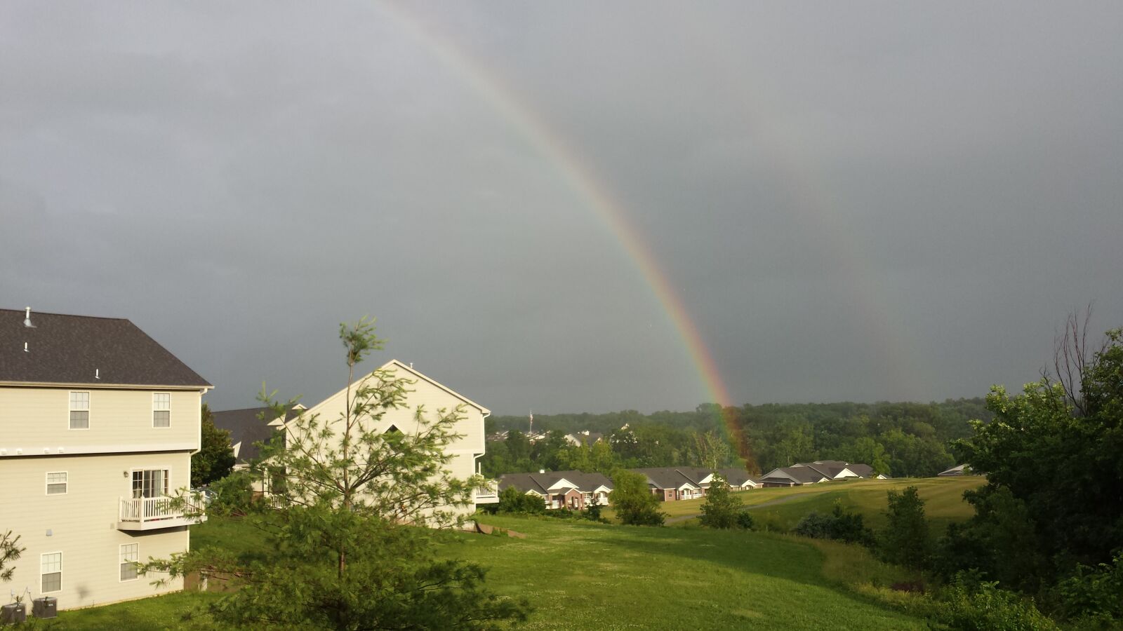 Samsung Galaxy S4 sample photo. Rainbows, double rainbows, after photography