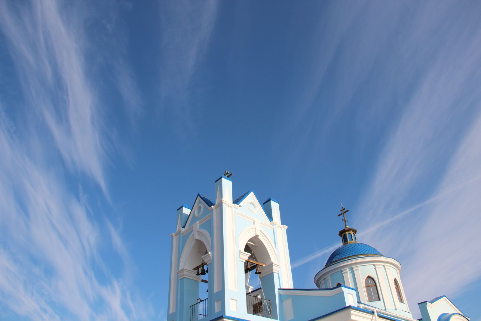 Canon EOS 600D (Rebel EOS T3i / EOS Kiss X5) sample photo. Temple, sky, blue photography