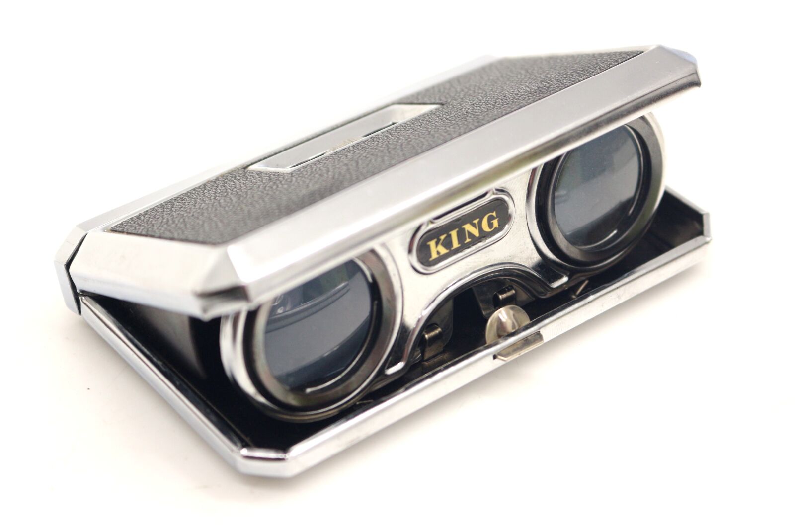 Canon EOS 700D (EOS Rebel T5i / EOS Kiss X7i) sample photo. Vintage, foldable, opera glasses photography