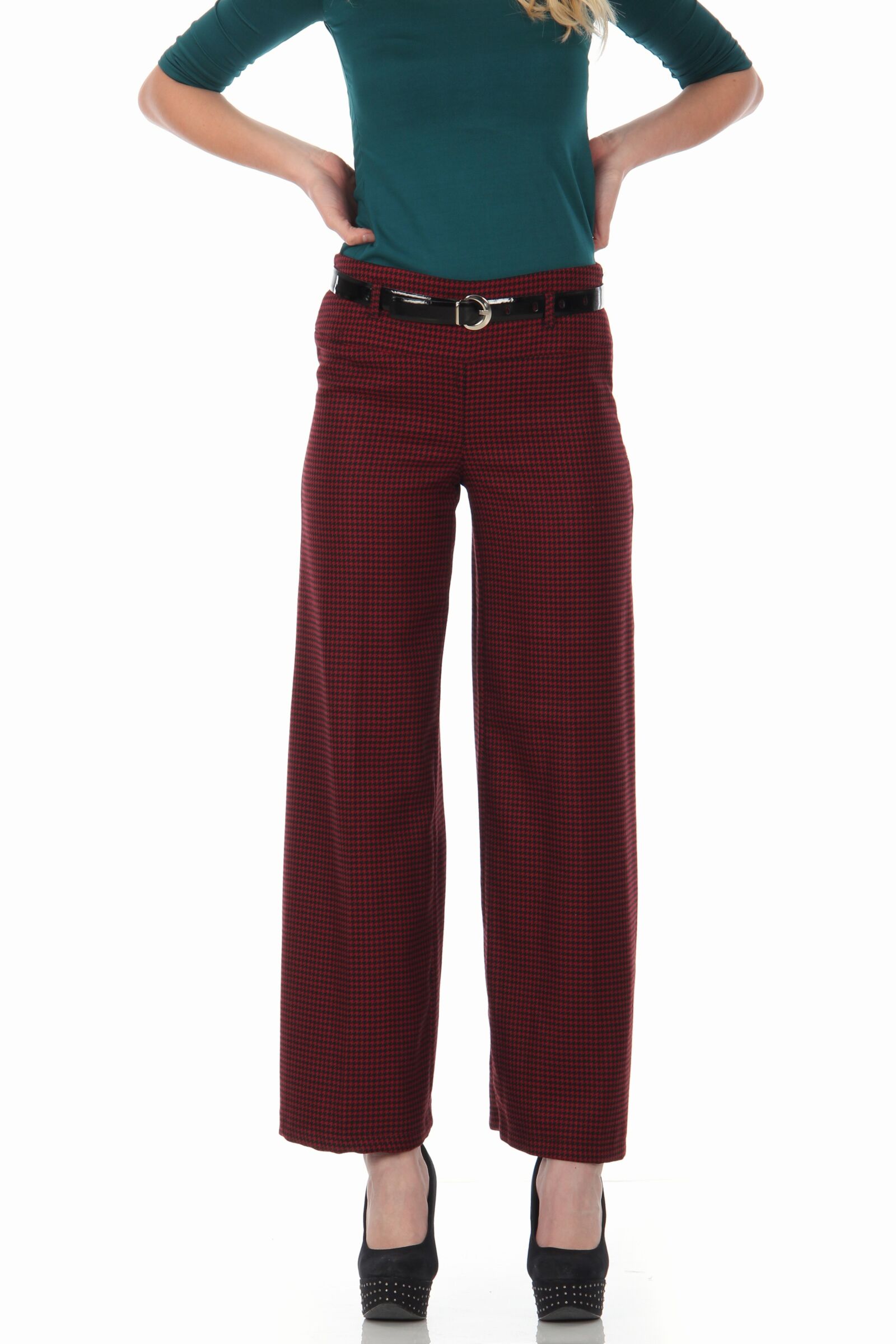Canon EOS 600D (Rebel EOS T3i / EOS Kiss X5) sample photo. Pants, long, clothes photography