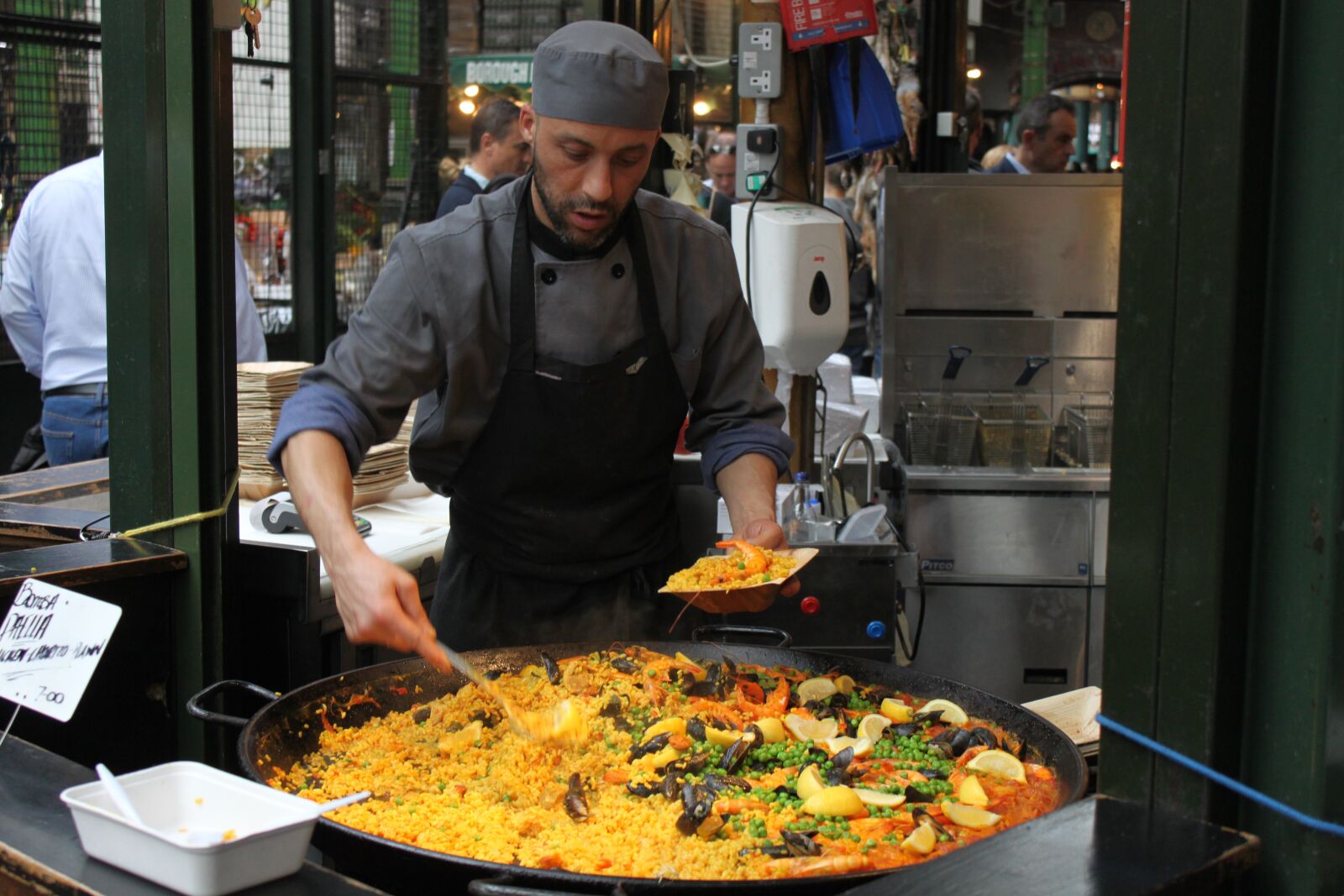 Canon EOS 500D (EOS Rebel T1i / EOS Kiss X3) sample photo. Market, london, paella photography