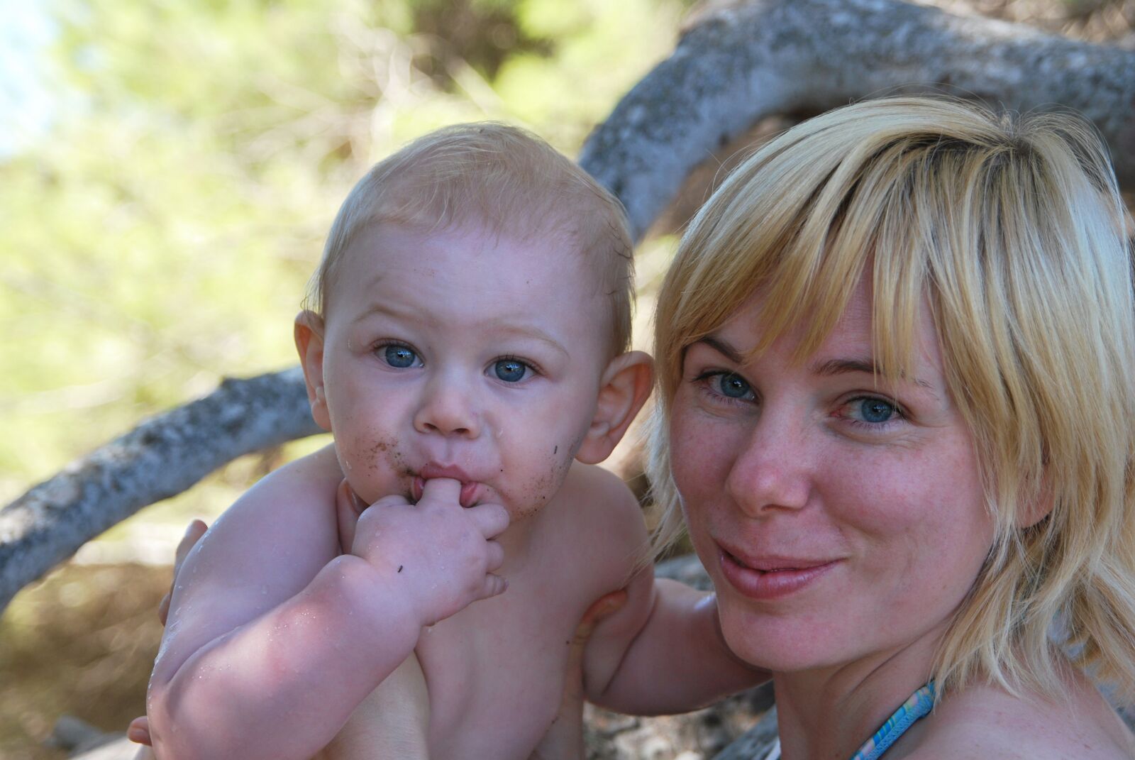 Nikon D60 sample photo. Mother, son, child photography