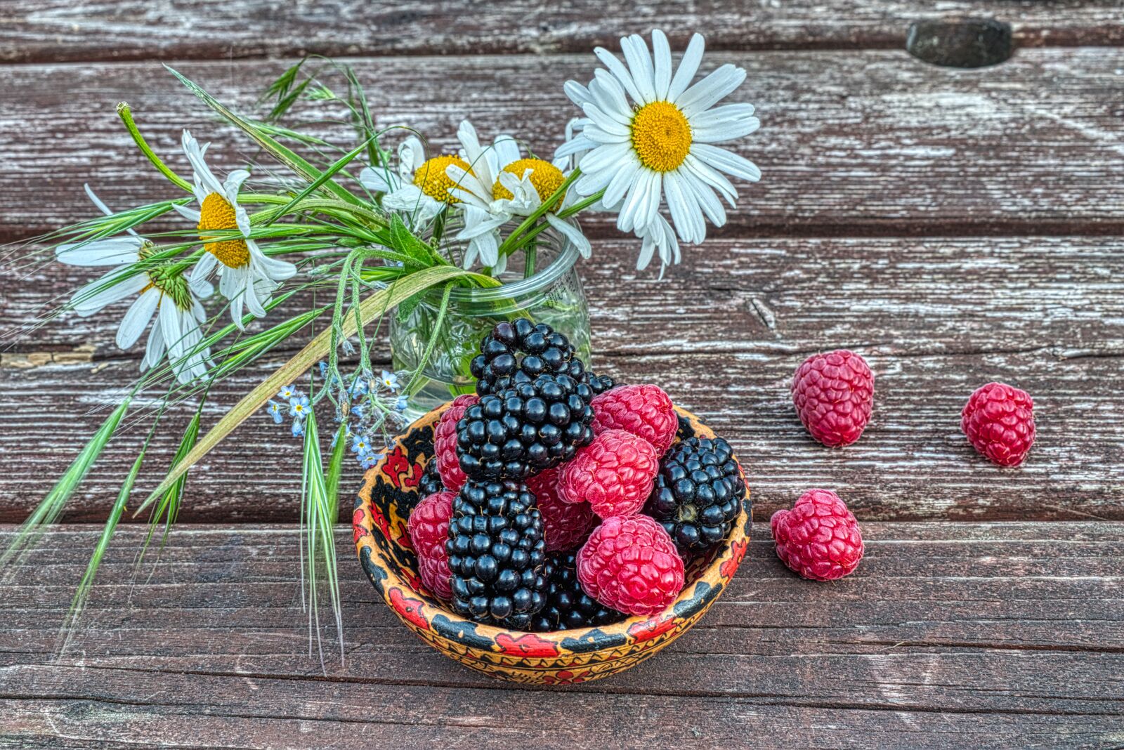 Nikon D3300 sample photo. Wild flower, raspberry, wood photography