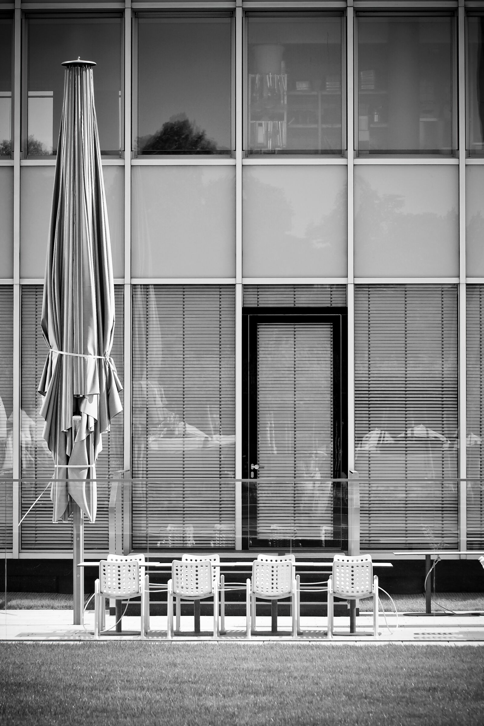 Olympus OM-D E-M10 sample photo. Architecture, chairs, building photography